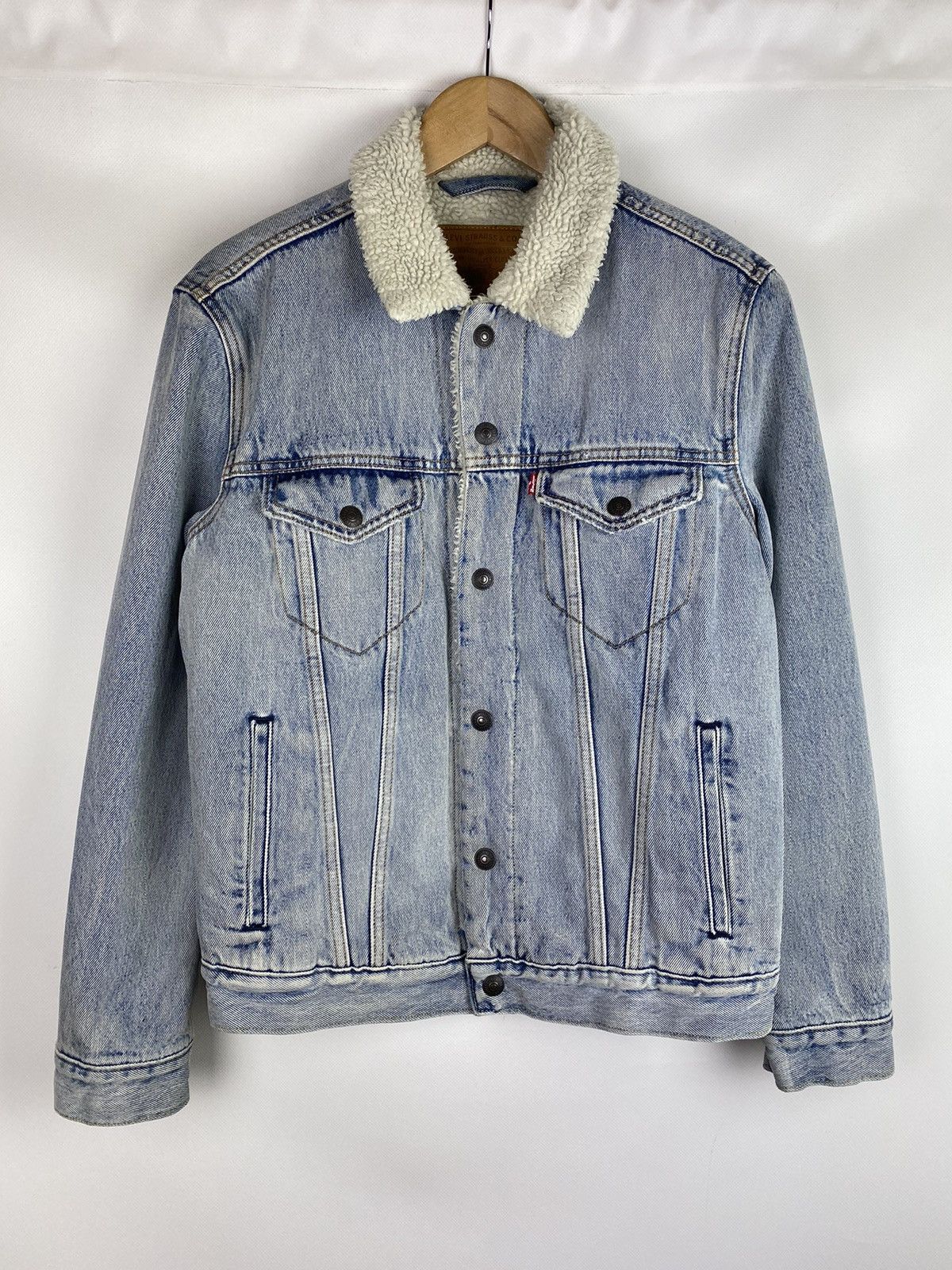 Levi's Levis Premium men’s Sherpa lined trucker jacket size S Size US S / EU 44-46 / 1 - 1 Thumbnail