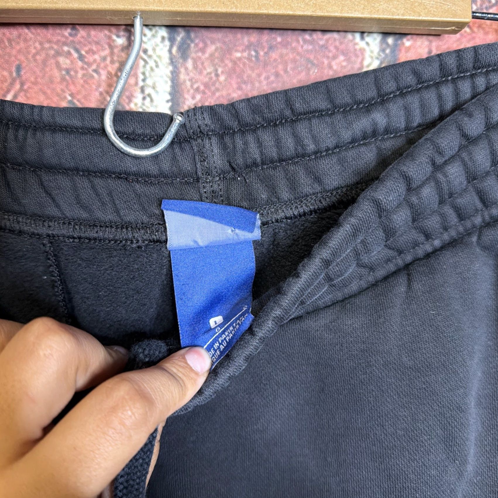 Nike VINTAGE Black Nike Y2K Grunge Essential Jogger Sweatpants Mens L Black Nike Sweatpants Grunge 90s Size US 33 - 2 Thumbnail