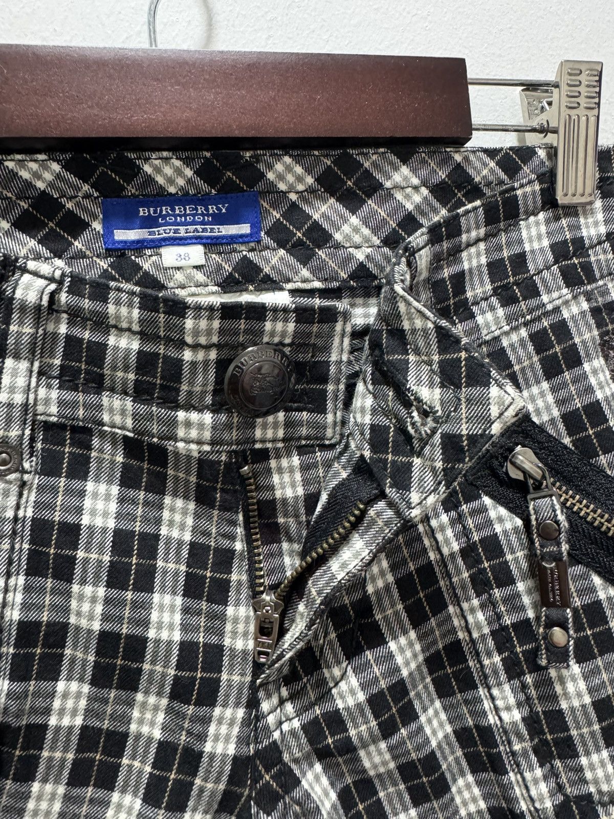Burberry BURBERRY LONDON BLUE LABEL TARTAN CROPPED SLIM TROUSERS Size 28" / US 6 / IT 42 - 6 Thumbnail
