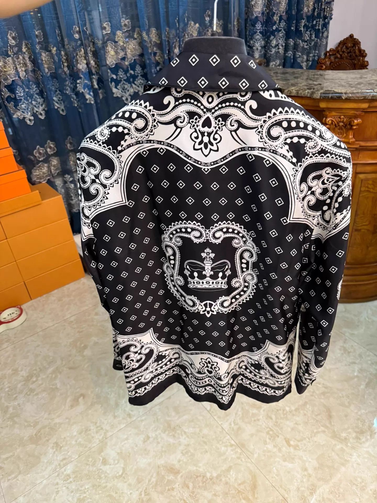 Dolce & Gabbana DG Silk DG Crown Black White Floral Shirt 39 (50) Size US M / EU 48-50 / 2 - 2 Thumbnail