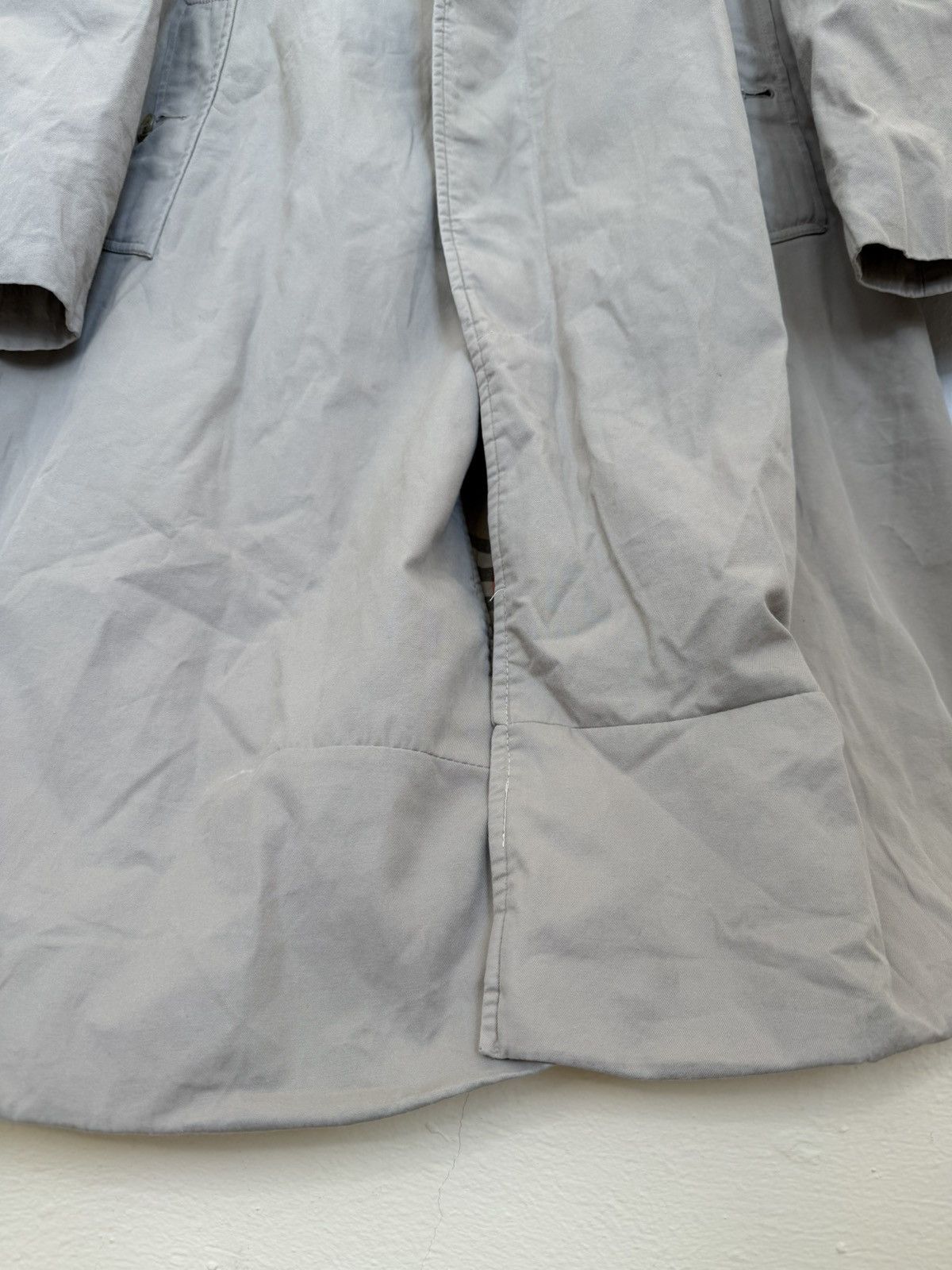 Burberry Vintage 90s Burberry‘s Trenchcoat Made in England Size L Size US L / EU 52-54 / 3 - 14 Thumbnail