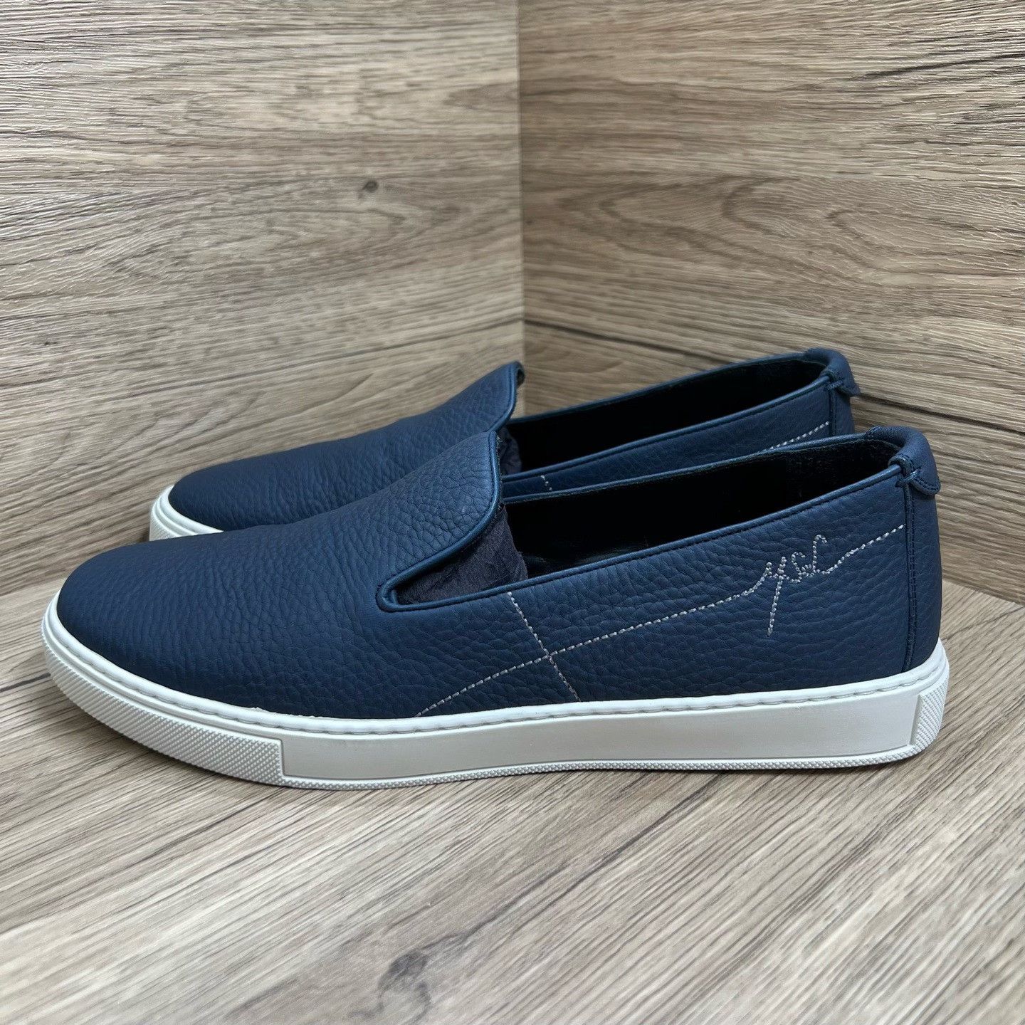 Saint Laurent Paris Saint Laurent Paris Embroidered Blue Lowtop Sneakers 6 Men Size US 6 / EU 39 - 1 Thumbnail