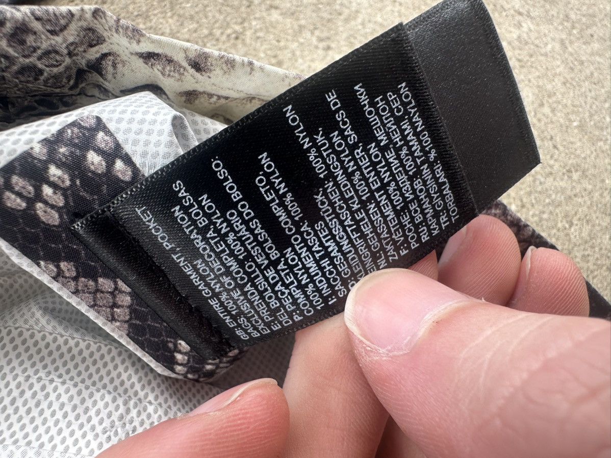 Supreme × The North Face Supreme The North Face Snakeskin Taped Seam Jacket size M Size US M / EU 48-50 / 2 - 8 Thumbnail