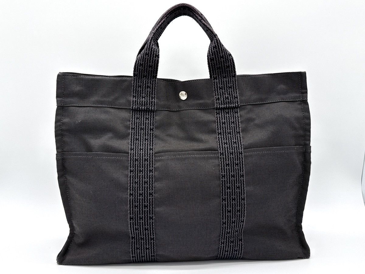 Hermes Hermès Her Line MM Hand Bag – Gray Canvas (SKU: 150448) Size ONE SIZE - 1 Thumbnail