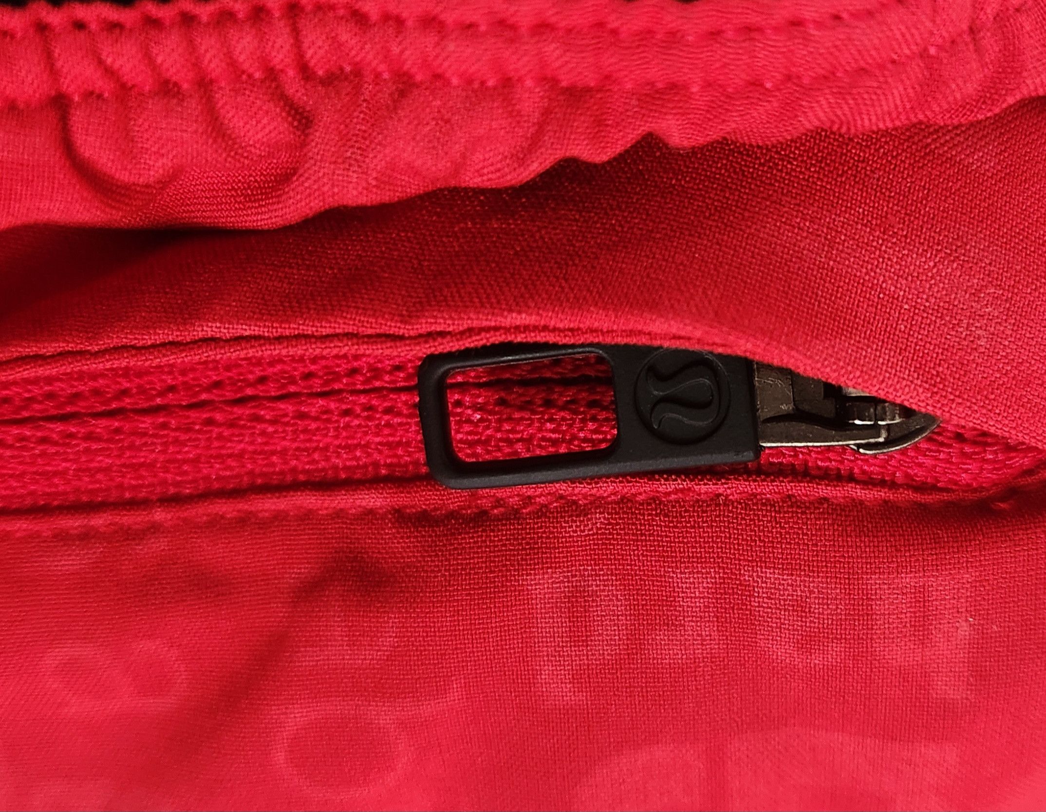 Lululemon Lululemon T.H.E. Short 9" Manifest Dark Red Shorts Medium Size US 32 / EU 48 - 6 Thumbnail