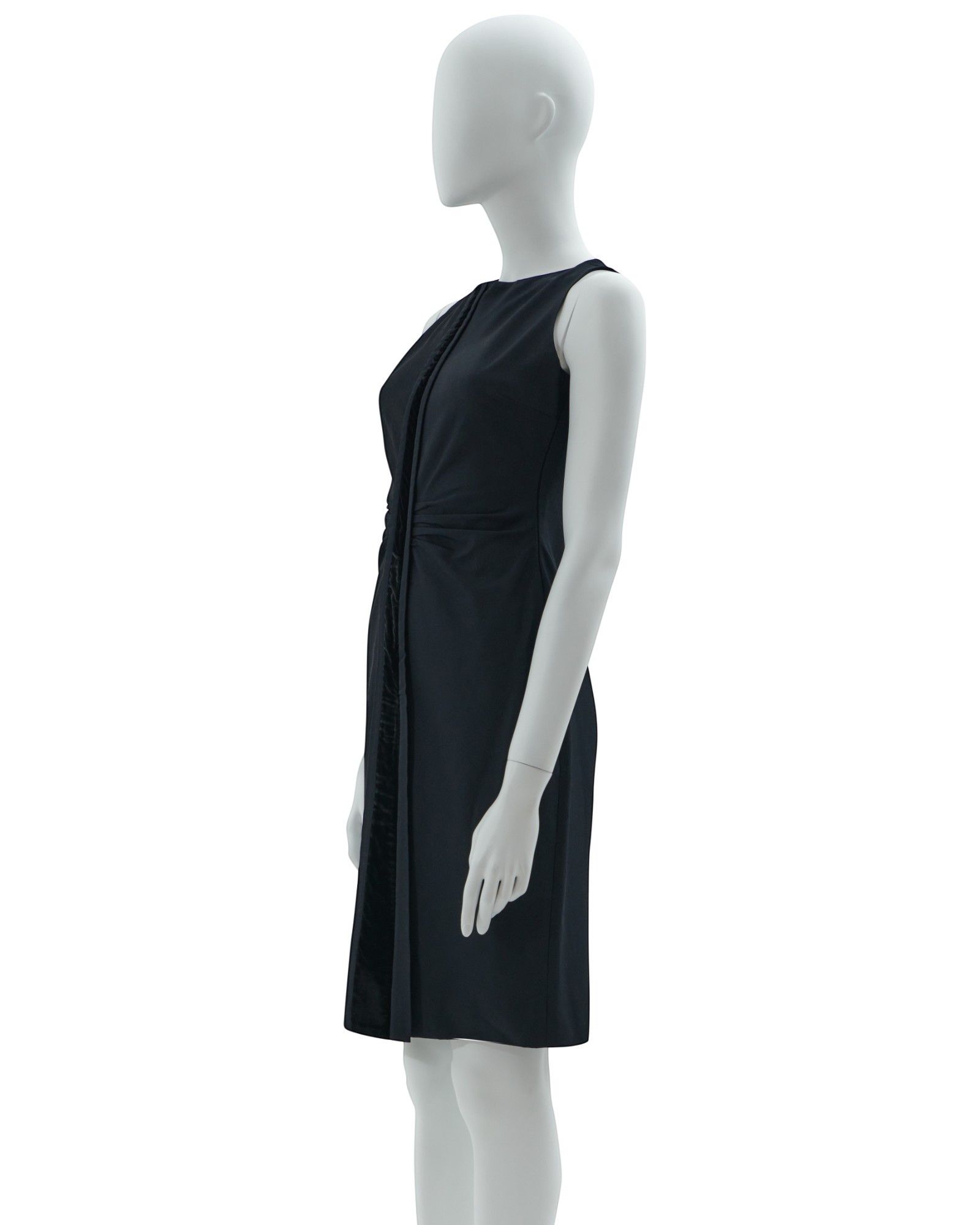 Gucci by Tom Ford F/W 2004 Black sleveless velvet sheath dress Size XS / US 0-2 / IT 36-38 - 2 Thumbnail
