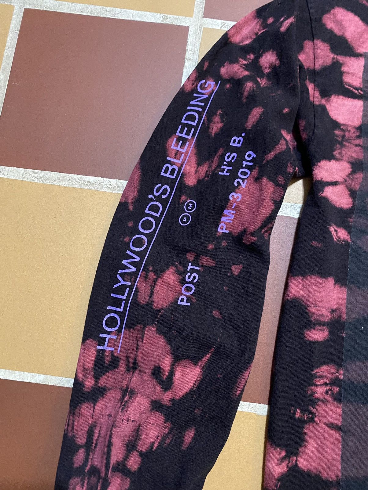 Band Tees Post Malone 2019 Hollywood’s Bleeding Live Tie-dye shirt Size US M / EU 48-50 / 2 - 3 Thumbnail