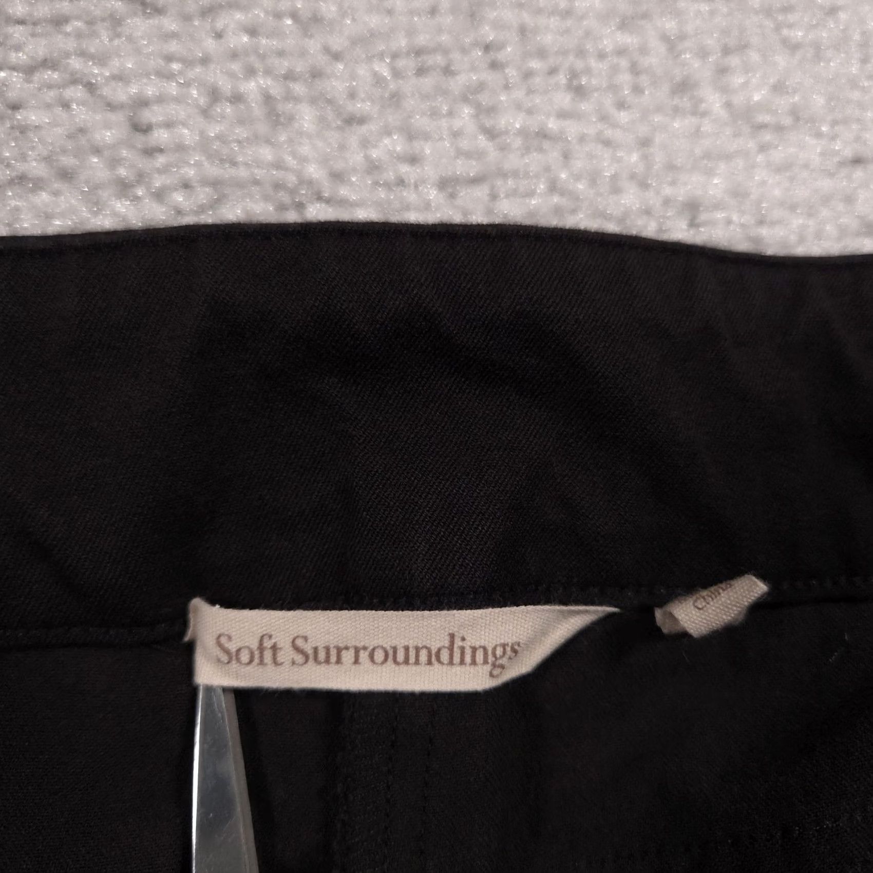 Soft Surroundings Soft Surroundings Pants Womens Petite Medium Black Pull On Cropped Tapered Knit Elastic Waist Pockets Button Hem 20in Inseam Size 32" / US 10 / IT 46 - 6 Thumbnail