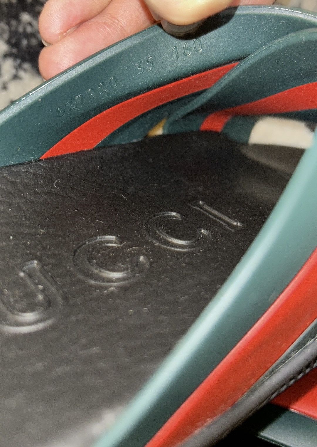 Gucci Gucci Cross Rubber Sandal size 35 Size US 5 / IT 35 - 7 Thumbnail