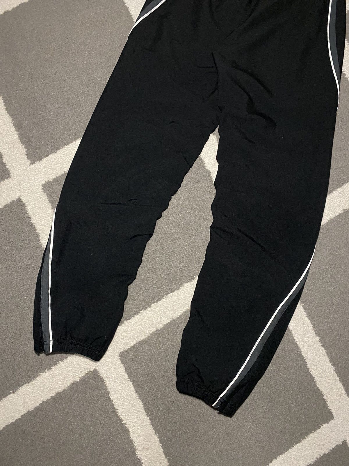 Nike × Vintage Vintage 00’s Y2K Nike Swoosh Parachute Sweatpants Size 26" / US 2 / IT 38 - 12 Thumbnail
