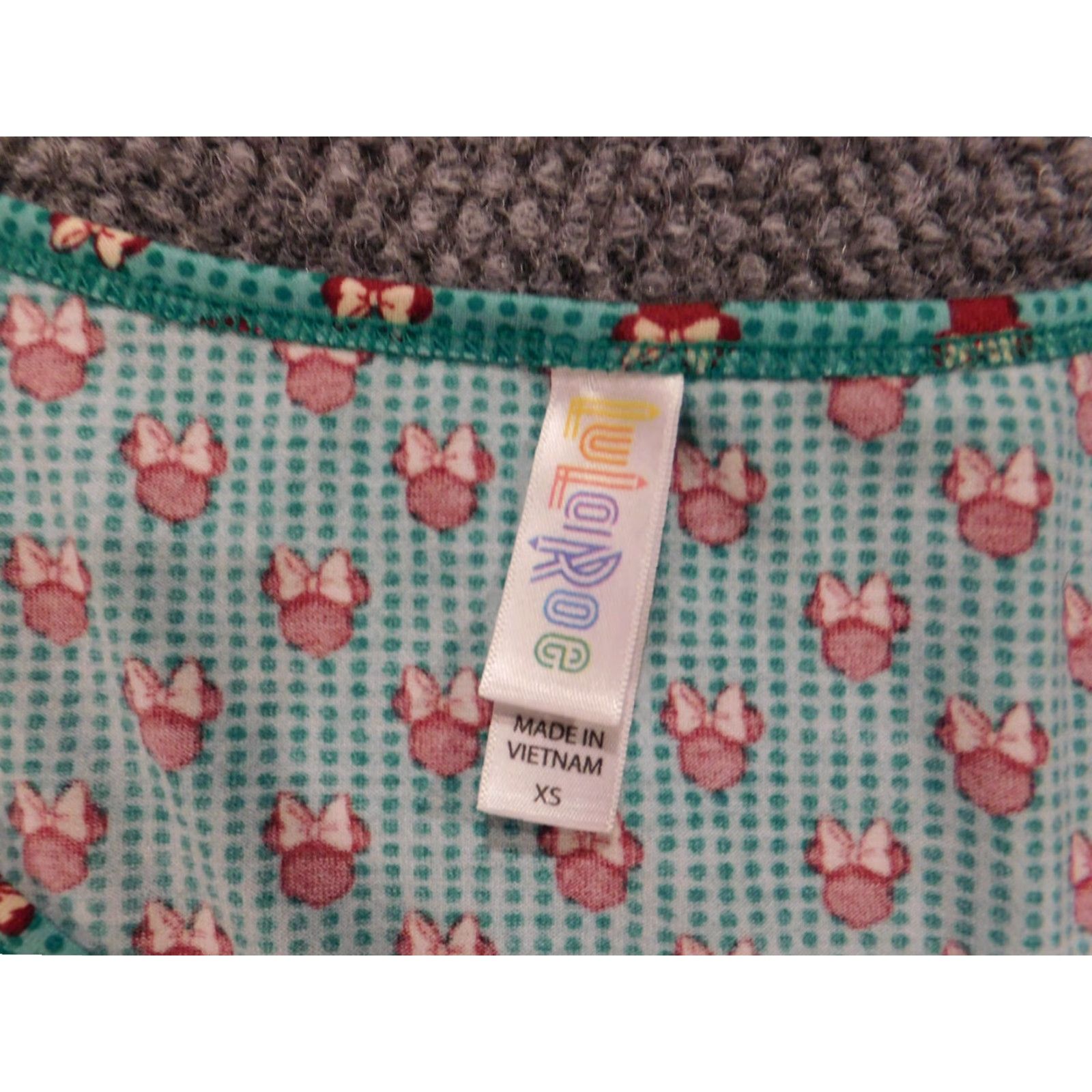 Vintage LuLaRoe Womens Shirt XS Green Pullover Knit Short Sleeve Geometric Pattern Regular Pocket Collared Button-Down Size XS / US 0-2 / IT 36-38 - 4 Thumbnail