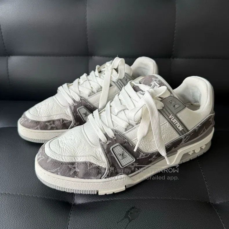 Louis Vuitton Louis Vuitton 24 new trianer gray and white denim low-top Size US 9 / EU 42 - 1 Thumbnail