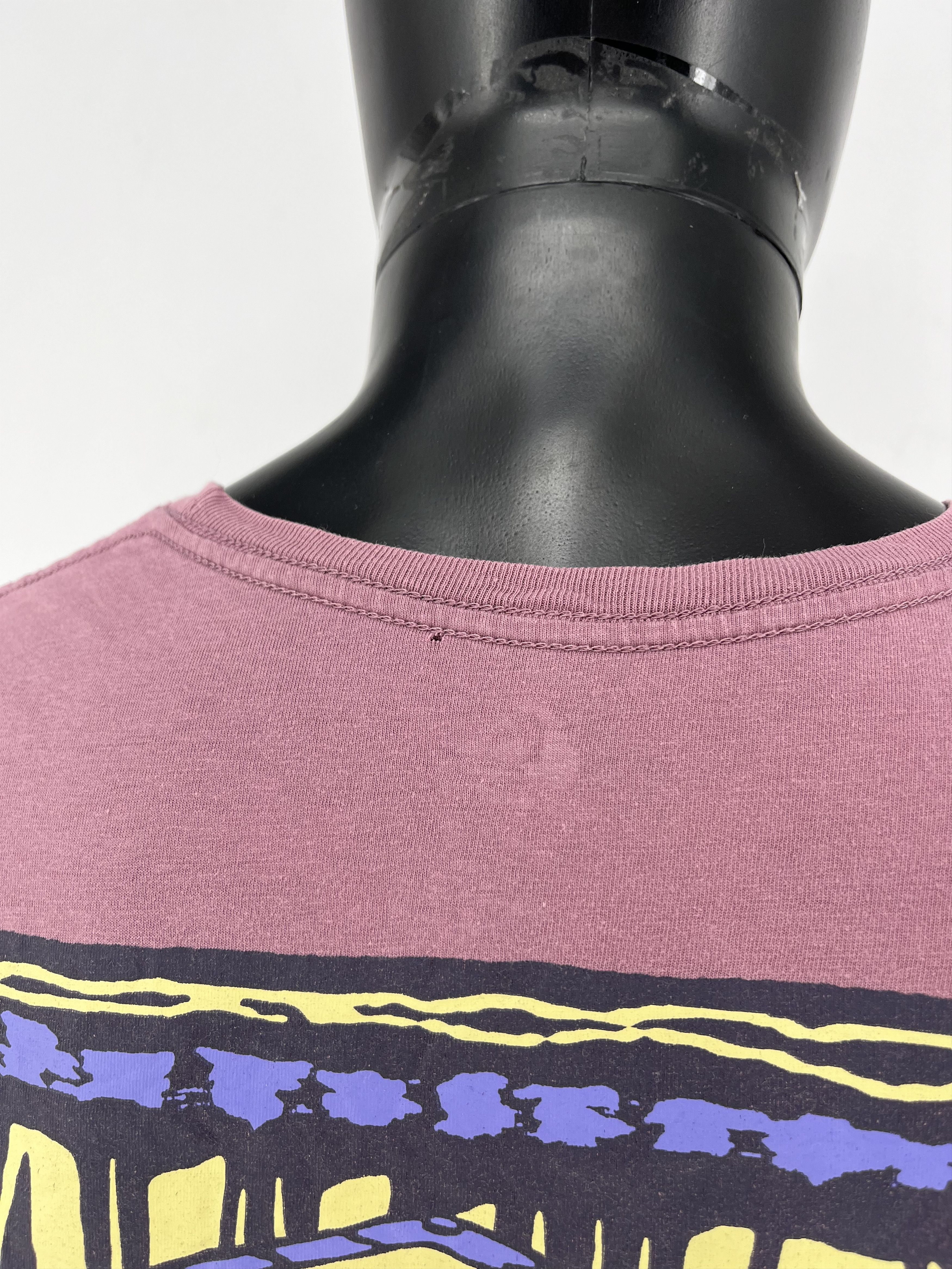Other Vintage Quiksilver Surf Style T-shirt Mid Logo Y2K Size US S / EU 44-46 / 1 - 11 Thumbnail