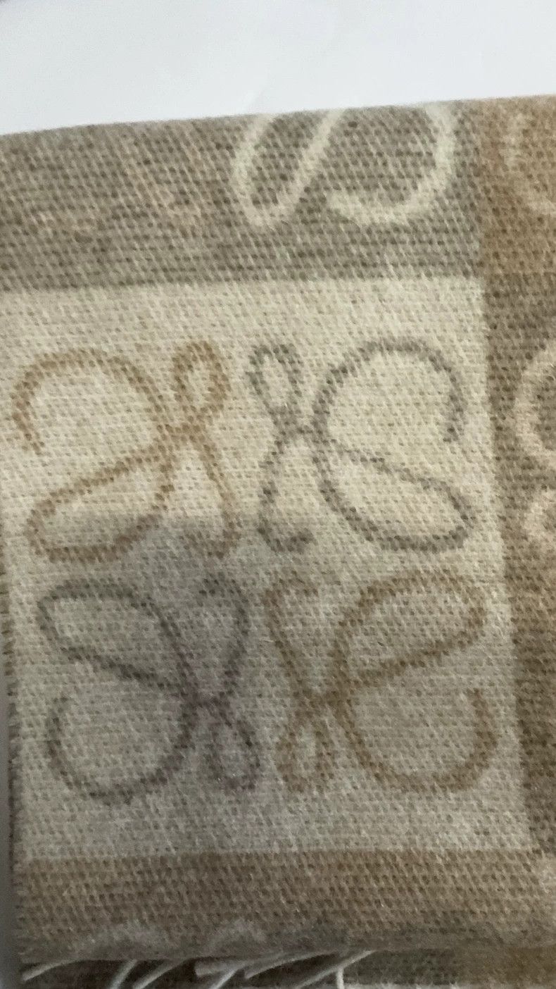Loewe LOEWE White beige women's woolen scarf Size ONE SIZE - 9 Thumbnail