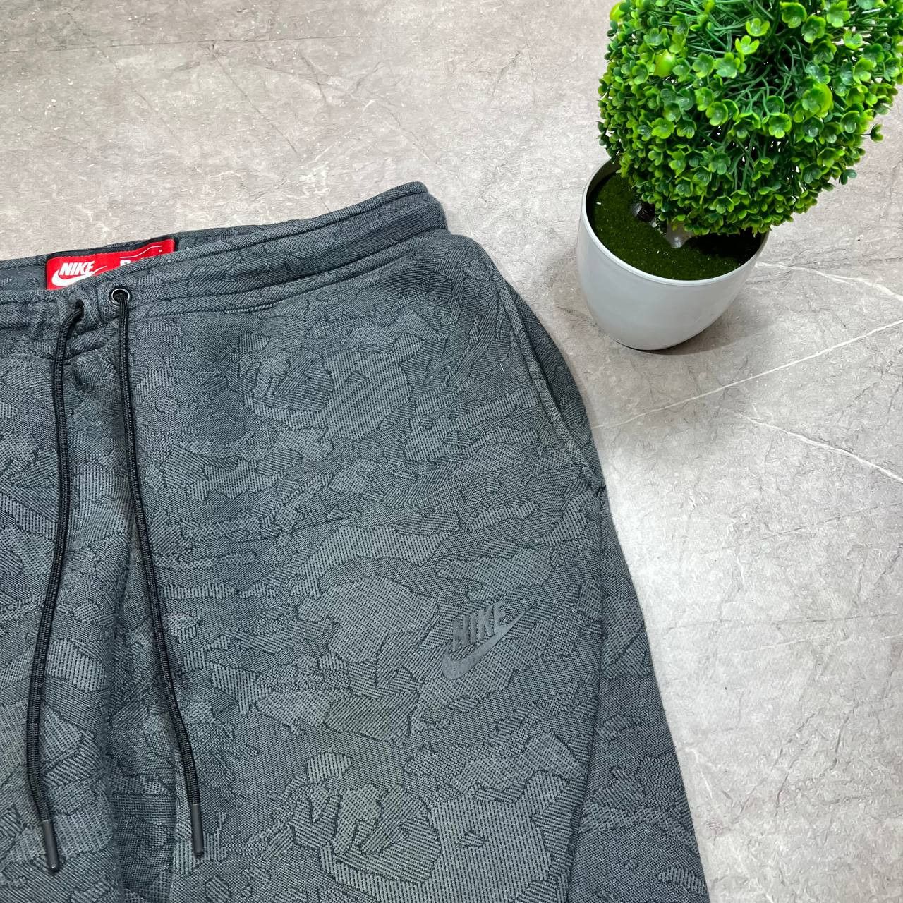 Nike Nike Sportwear Tech Fleece Joggers Pants Mens Size M Size US 33 - 2 Thumbnail