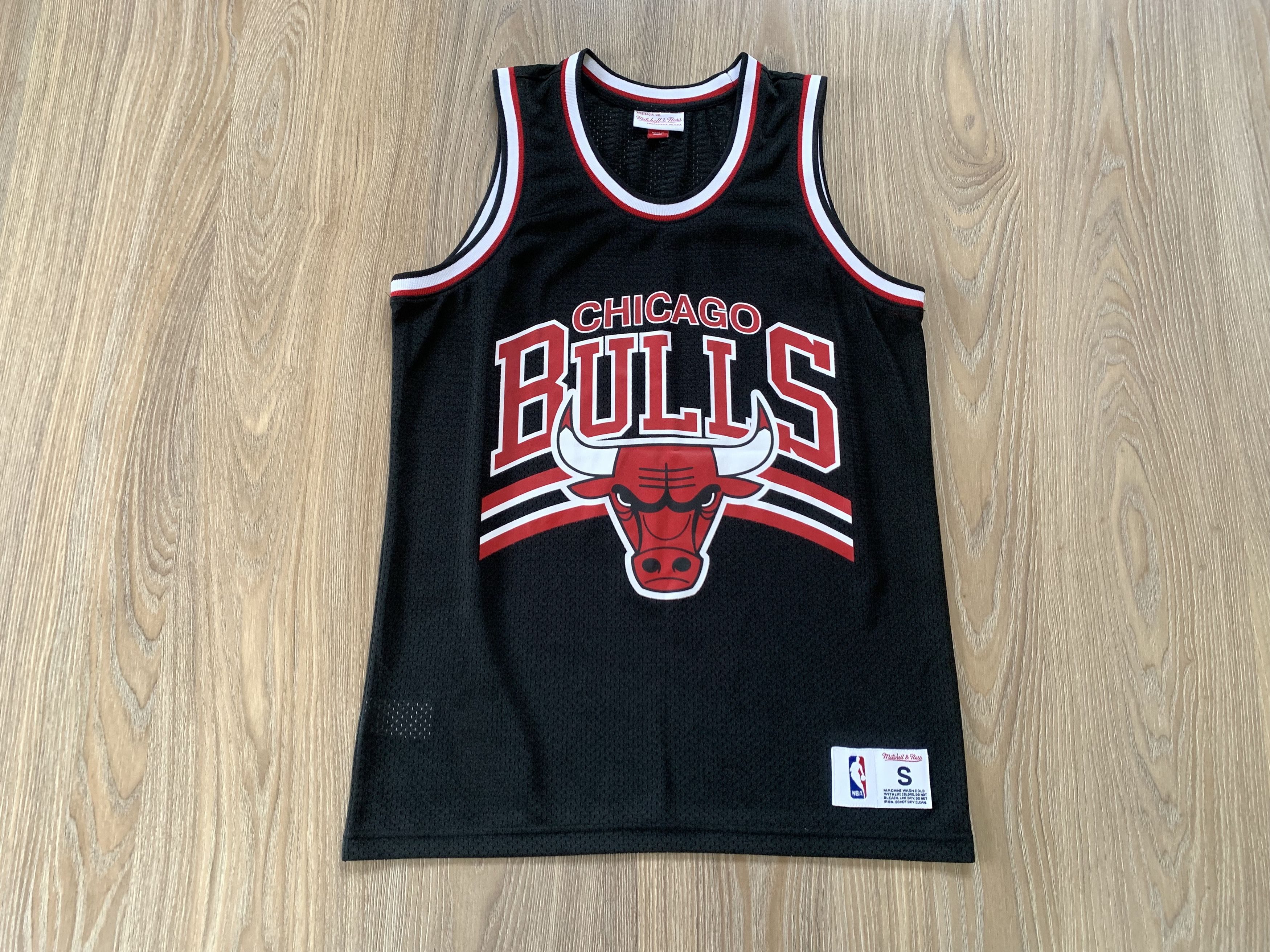 NBA Mitchel & Ness NBA Chicago Bulls Jersey Size US S / EU 44-46 / 1 - 2 Thumbnail