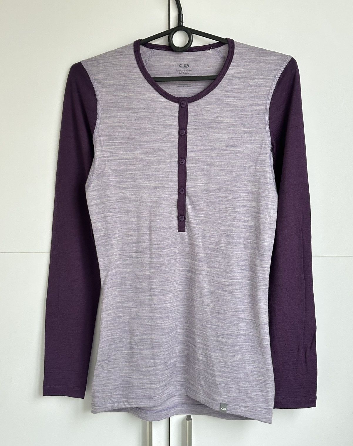 Icebreaker Icebreaker Women’s Merino Wool Long Sleeve size XS Size XS / US 0-2 / IT 36-38 - 1 Thumbnail