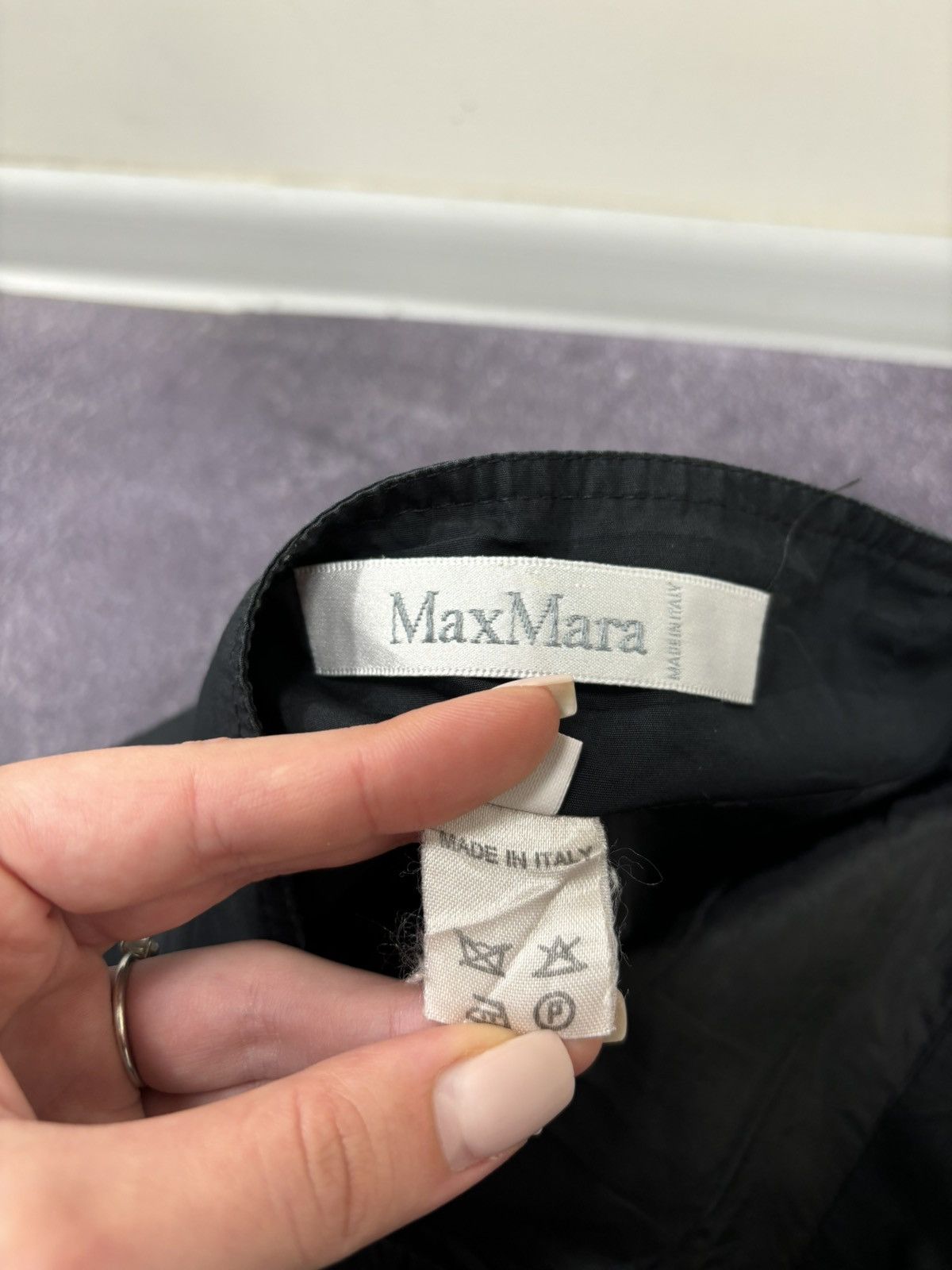 Max Mara Vintage Max Mara Women’s Black Luxury Straight Midi Skirt Size 30" / US 8 / IT 44 - 12 Thumbnail