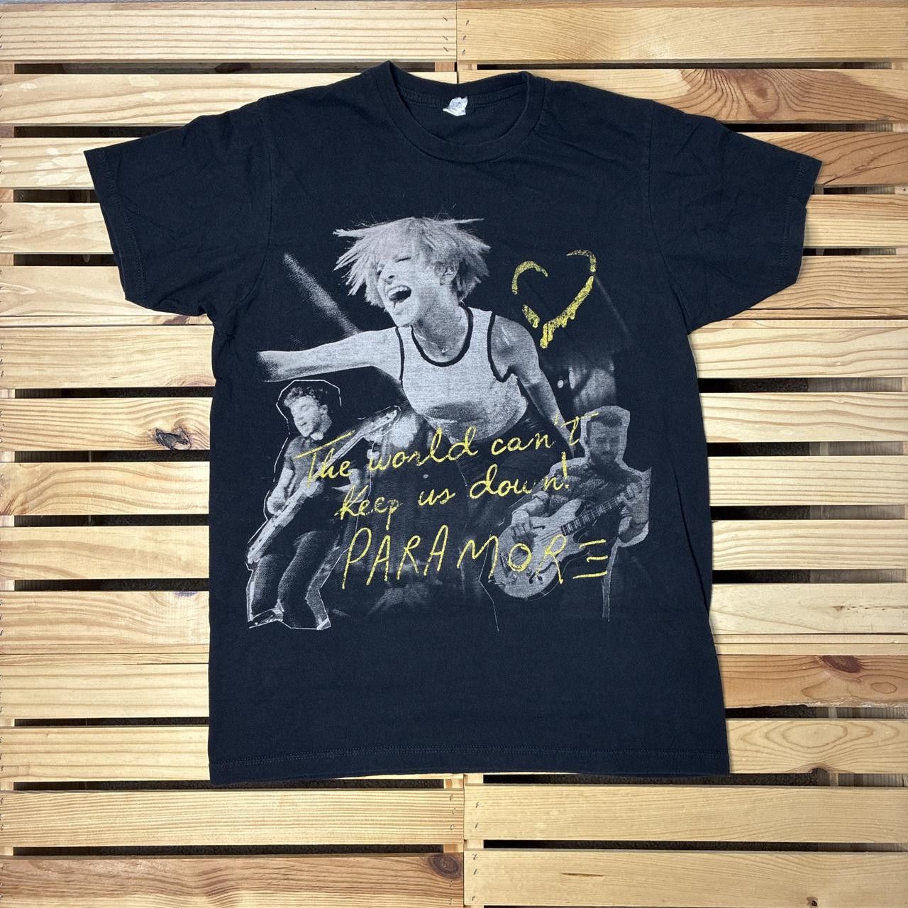 Other Vintage Paramore Black Y2K Band Tee Size Medium Size US M / EU 48-50 / 2 - 1 Thumbnail