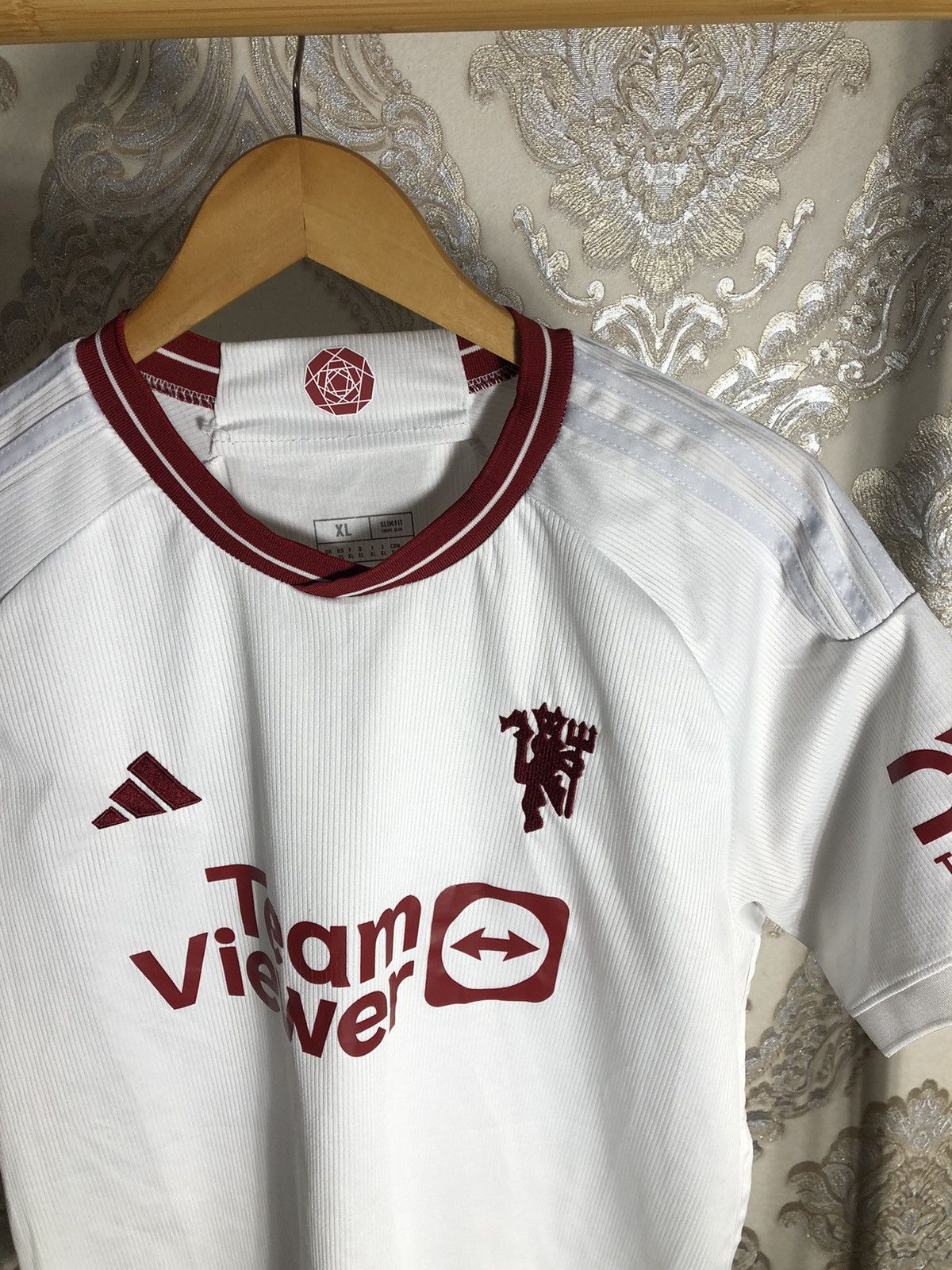Vintage ADIDAS FC MANCHESTER UNITED ENGLAND SOCCER JERSEY RETRO Y2K Size US XL / EU 56 / 4 - 2 Thumbnail
