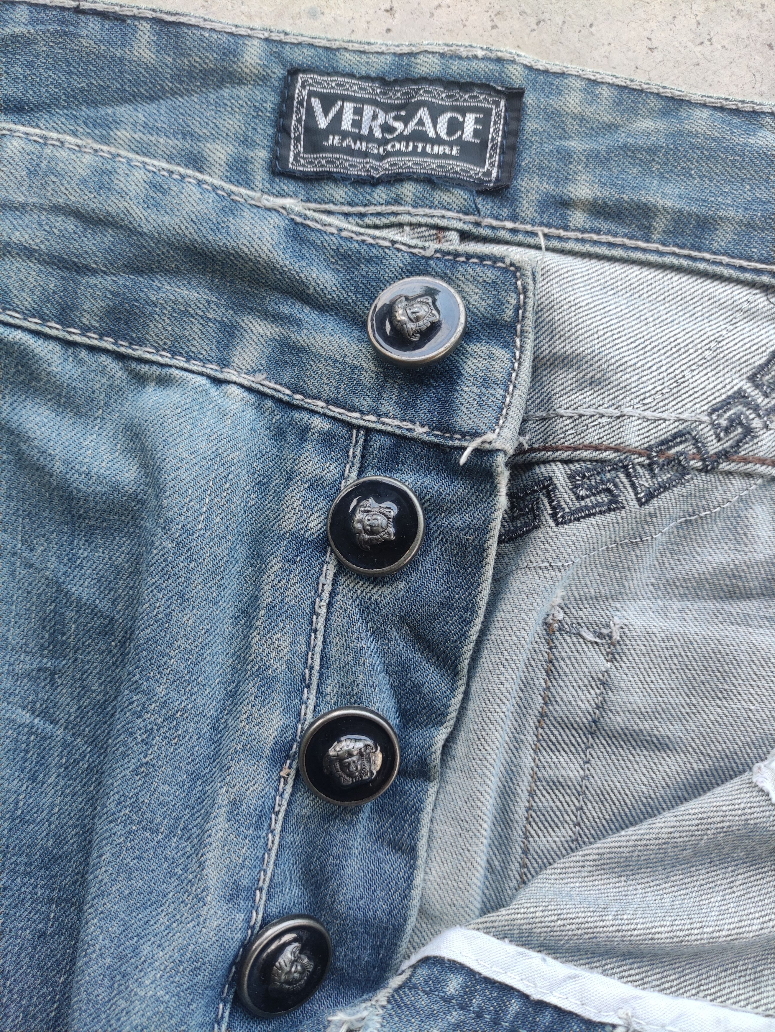 Versace Vintage Versace Button Jean Distressed Faded Denim Size US 40 / EU 56 - 6 Thumbnail
