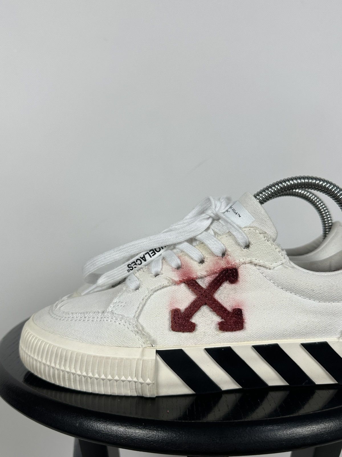 Off-White Off-White Vulcanized Virgil Abloh Low Top Sneakers Size US 7 / IT 37 - 14 Thumbnail