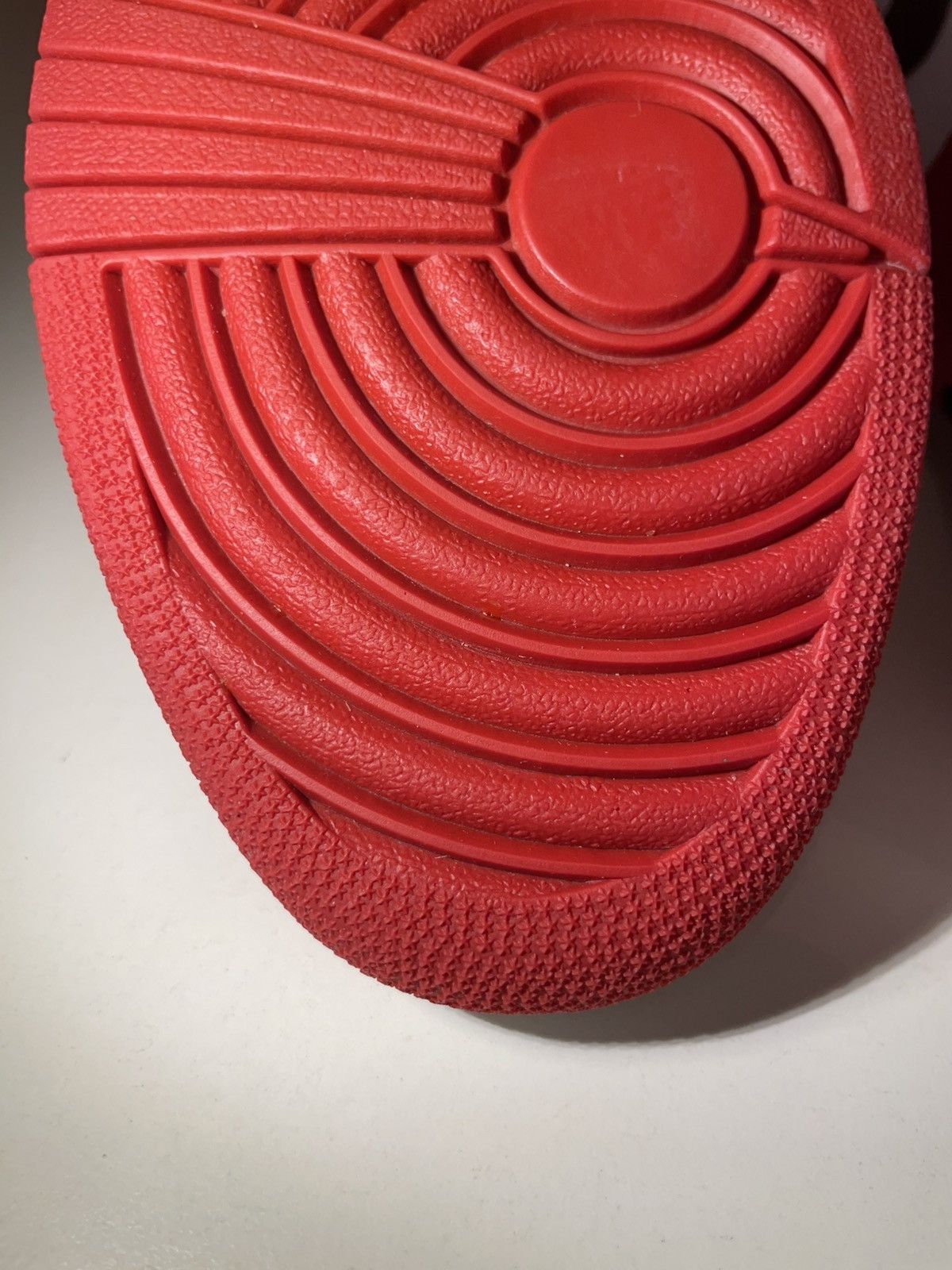 Nike Jordan 1 High Chicago 1994 Size US 11 / EU 44 - 9 Thumbnail