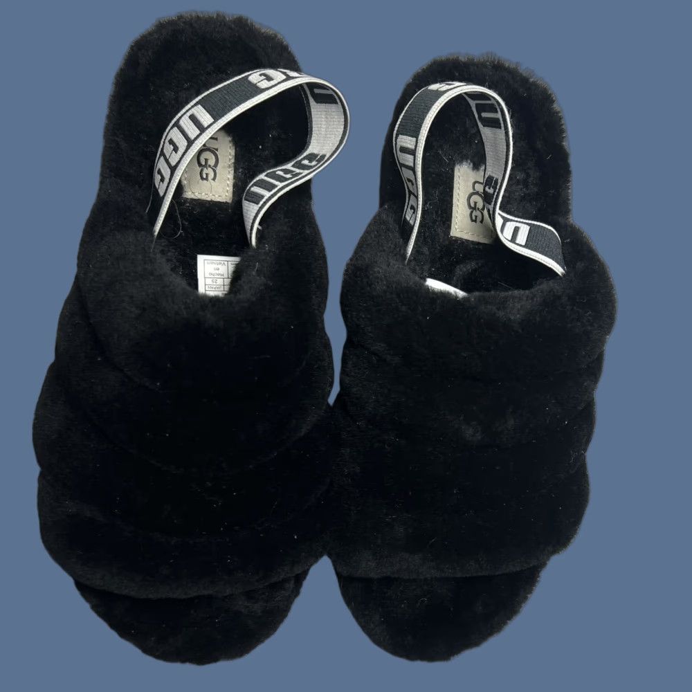 Ugg UGG Fluff Yeah Slides Women Slipper Open Toe Black Faux Fur 8 Shoes Casual Womens Australia Pattern Logo Straps 39 EU Size US 8 / IT 38 - 1 Thumbnail