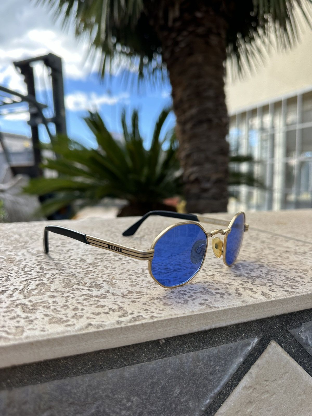 Versace × Versus Versace Gianni Versace Sunglasses Gold Vintage mod.F09 Size ONE SIZE - 1 Thumbnail