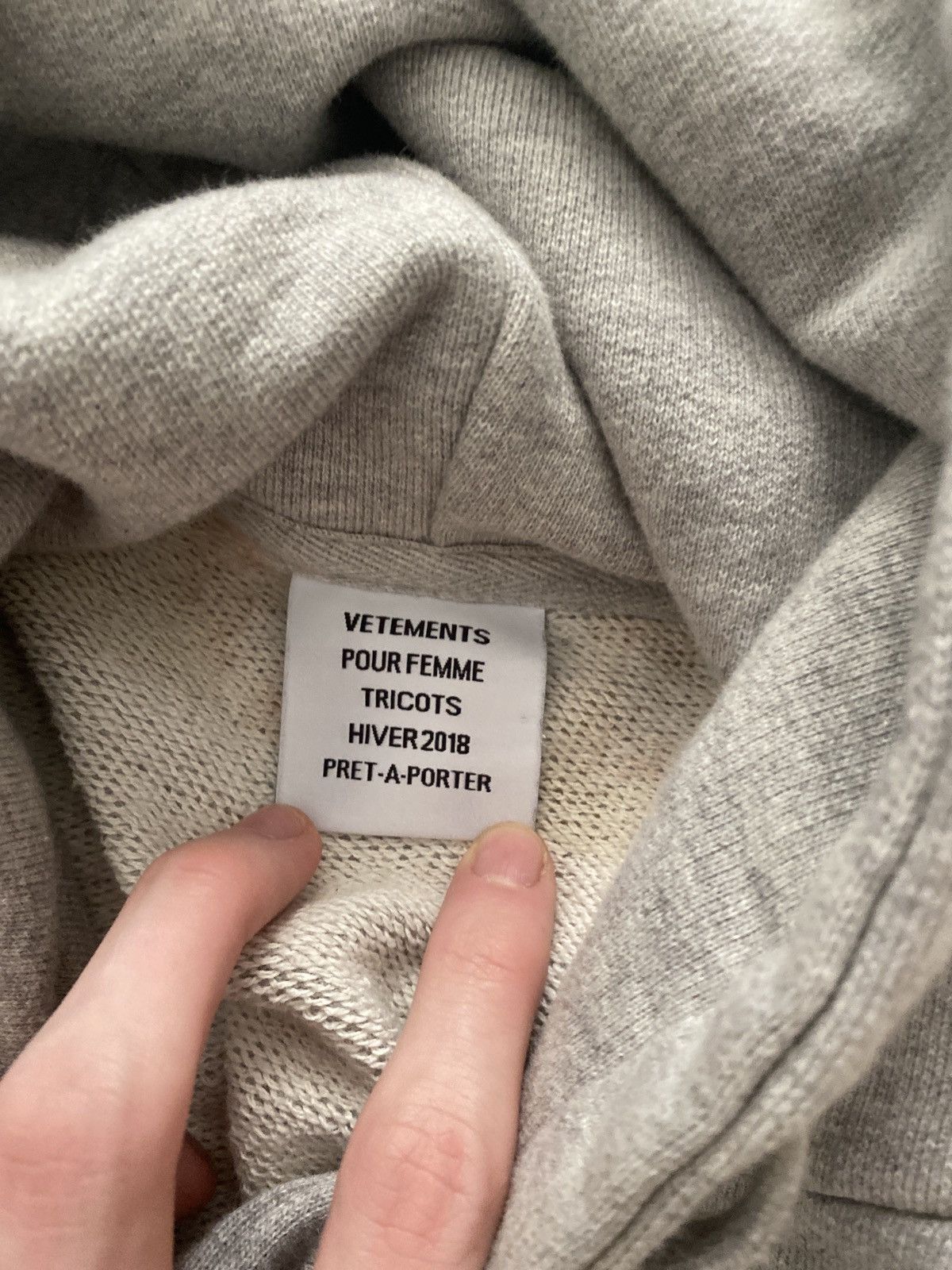 Vetements Vetements Misplaced Logo Hoodie Size US M / EU 48-50 / 2 - 5 Thumbnail