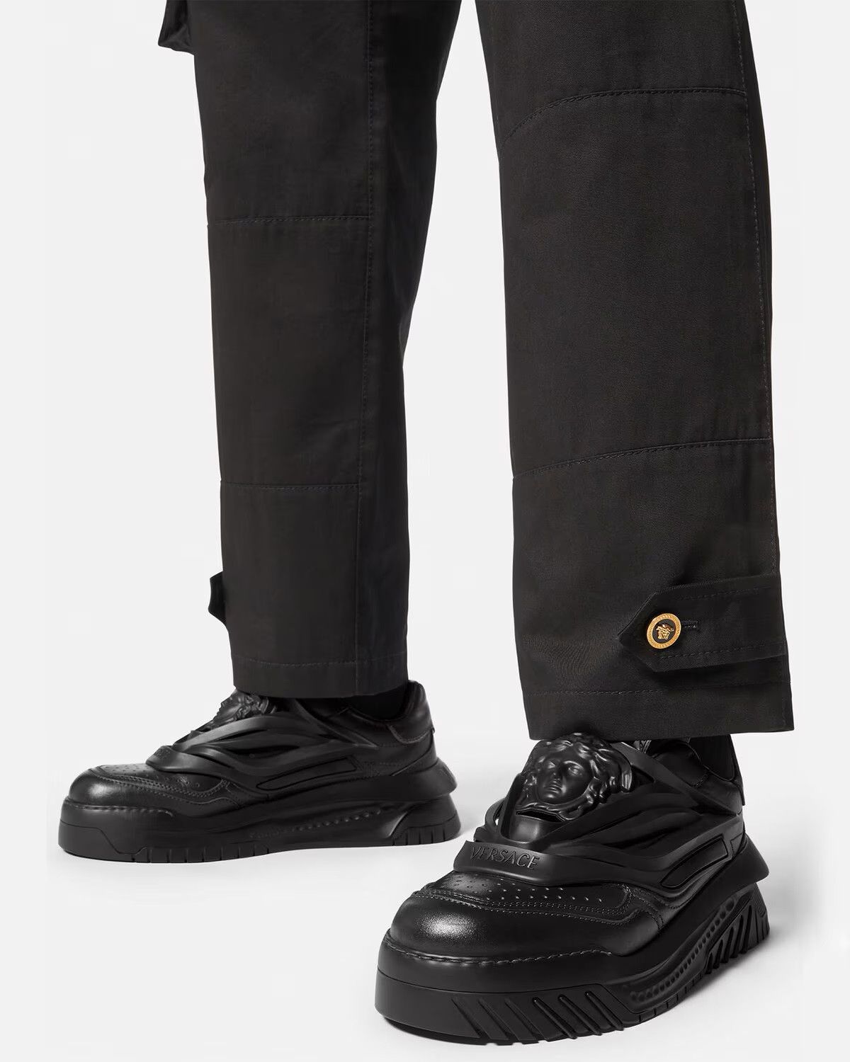 Versace VERSACE Perforated Low Top Leather Logo Fashion Sneakers Size US 10 / EU 43 - 3 Thumbnail