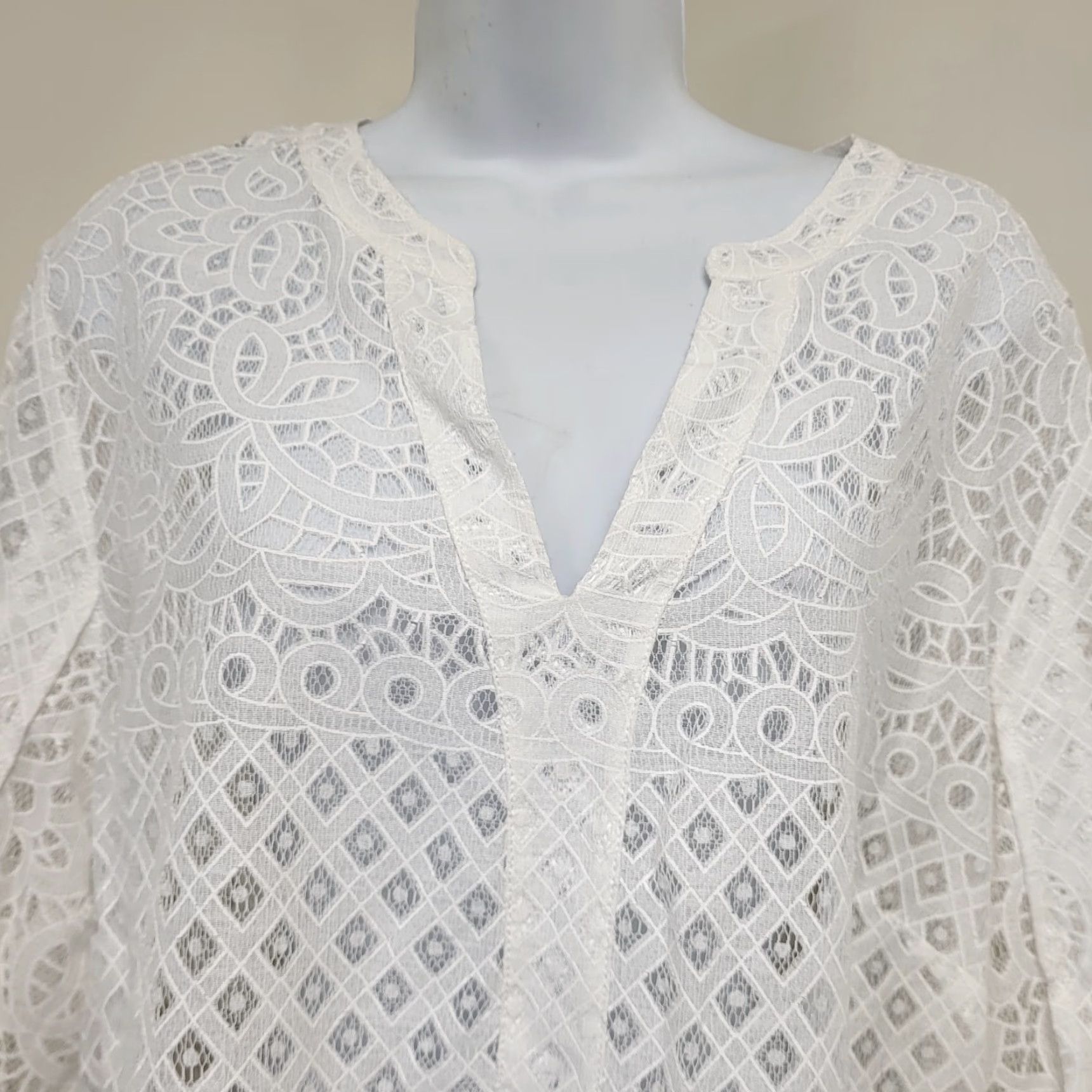 Vintage Unbranded Blouse Women's Large White Lace V-Neck Flutter 3/4 Sleeve Beach Cover Up Tunic Shirt Size L / US 10 / IT 46 - 3 Thumbnail