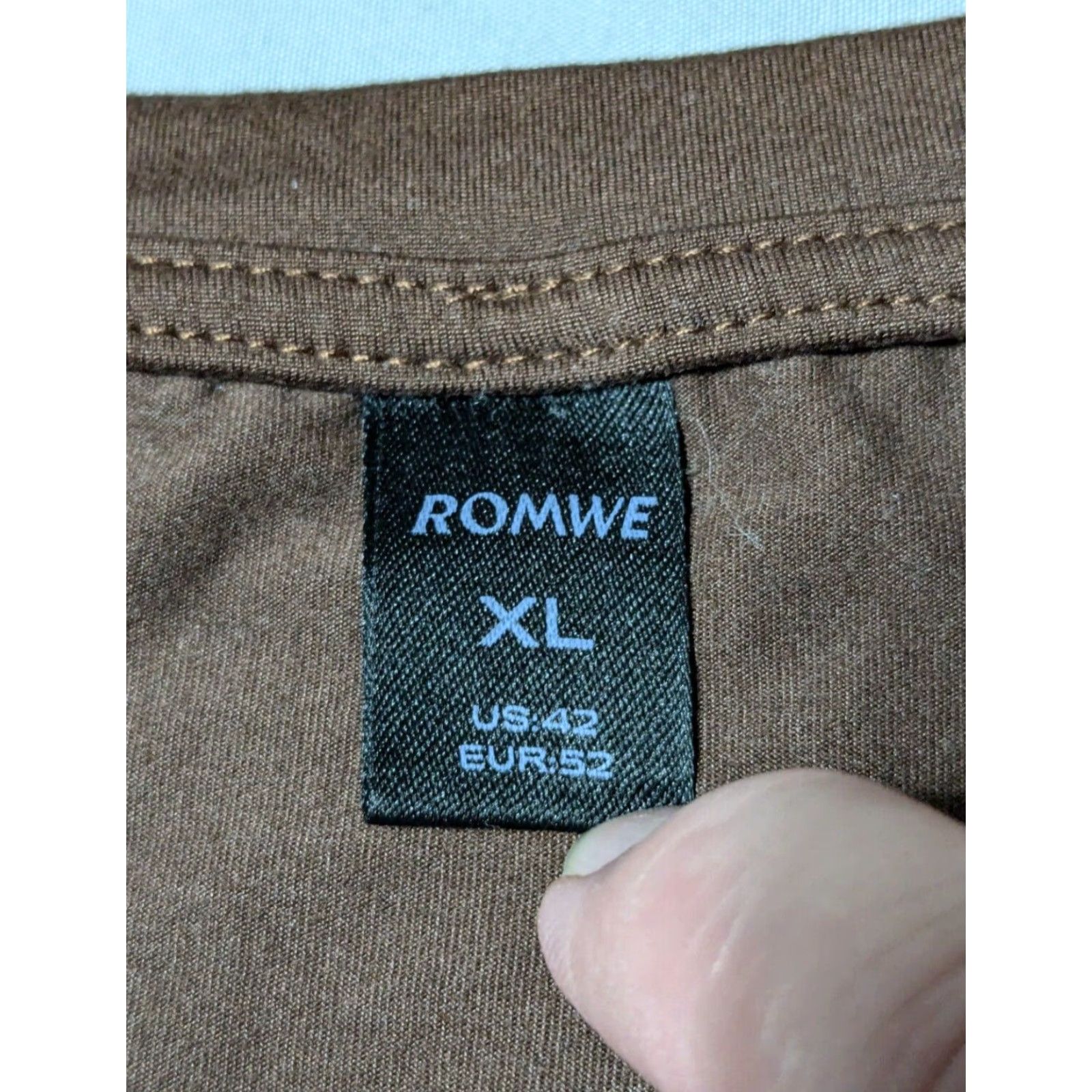 Vintage ROMWE Moon Moon Moon Men XL Brown Double-Sided T-Shirt EUC Crew Neck Short Sleeve Graphic Print Logo All Seasons Size US XL / EU 56 / 4 - 6 Thumbnail