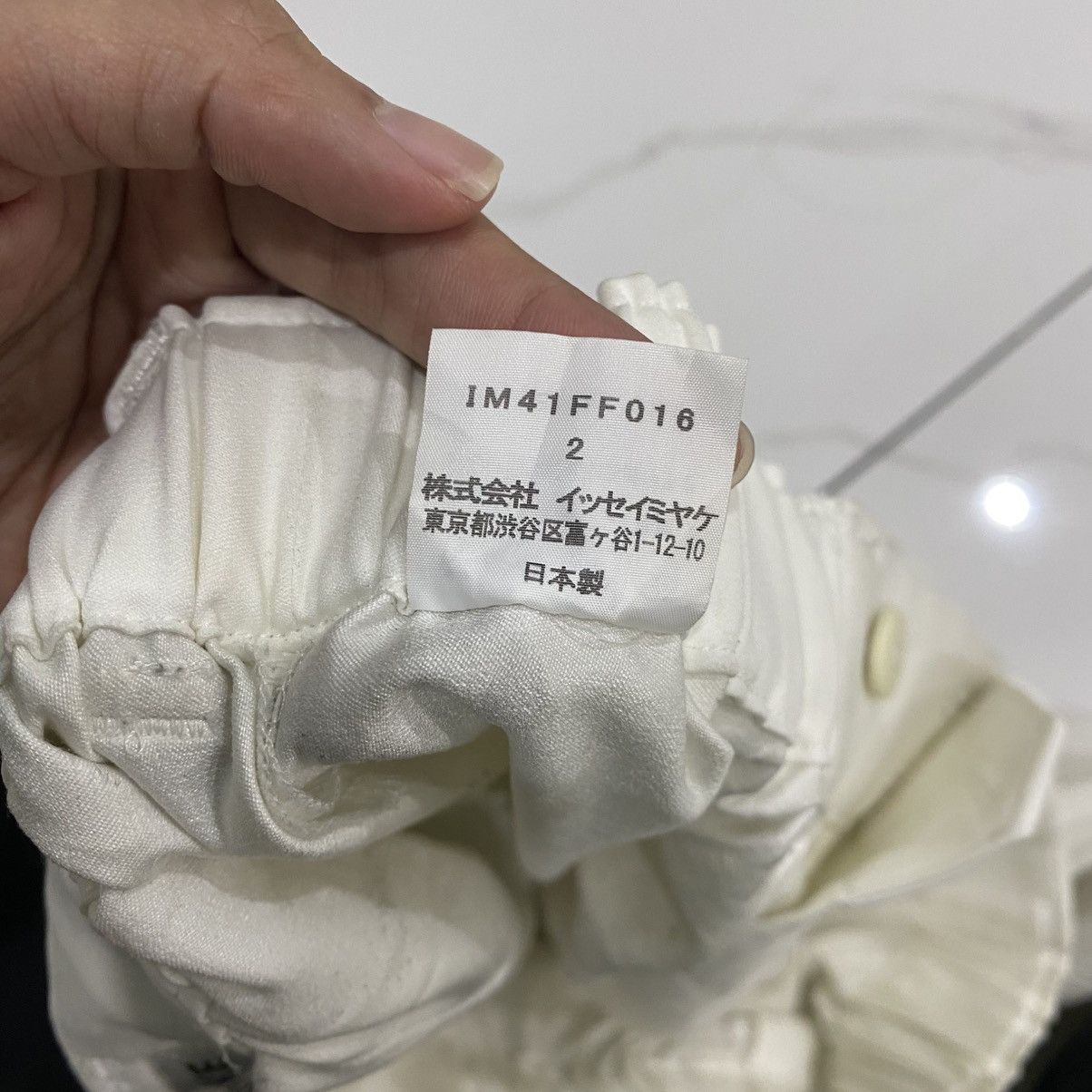 Issey Miyake Issey Miyake Pleated Balloon Leg Tapered Trousers White Size US 28 / EU 44 - 15 Thumbnail