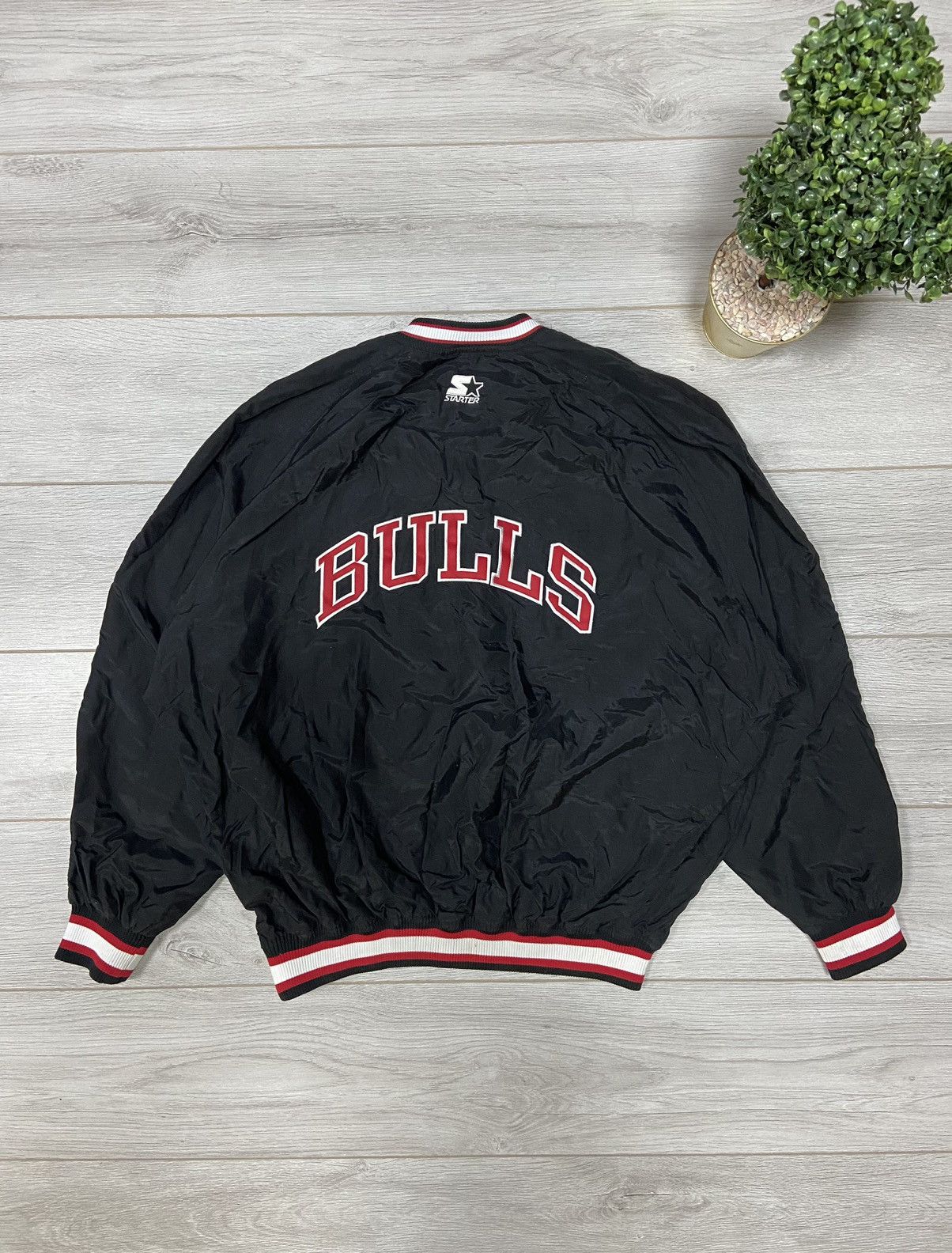 NBA Chicago Bulls KOREA vintage nylon big logo sweatshirt jacket Size US XXL / EU 58 / 5 - 1 Thumbnail