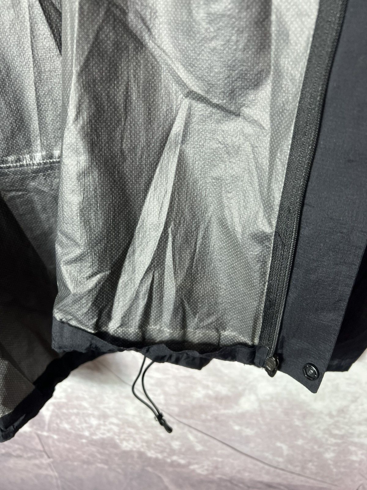 Asics Asics Black Tech Shell Running Jacket Gorpcore Style Size US M / EU 48-50 / 2 - 12 Thumbnail