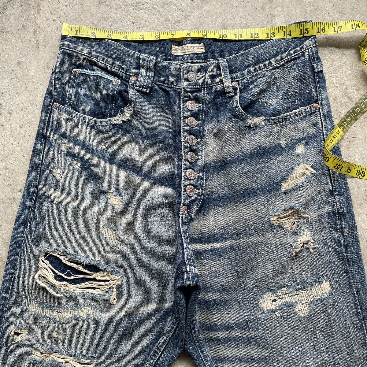 Japanese Brand Rare Vintage Bonds & Peace Distressed Faded Jeans Pants W31 Size US 31 - 5 Thumbnail