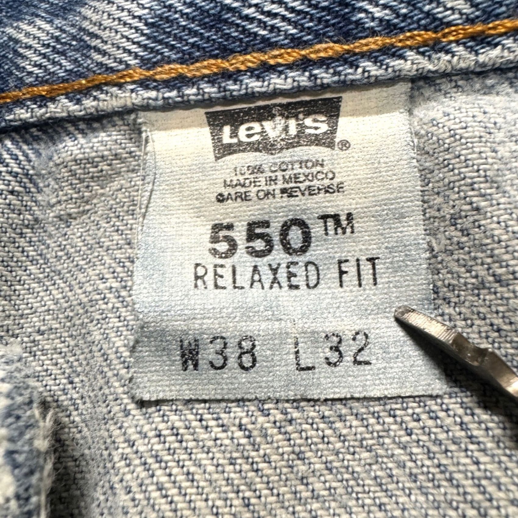 Levi's VINTAGE Levi's 550 Jeans Mens 38x32 Relaxed Fit Patched Distressed Light Wash Blue Bootcut Mens Size US 38 / EU 54 - 2 Thumbnail