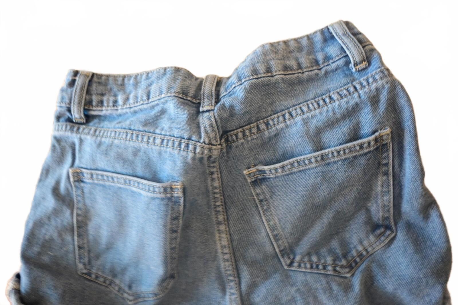 Shein SHEIN Classic Light Blue Denim Shorts with Rolled Hem Medium Size US 32 / EU 48 - 5 Thumbnail