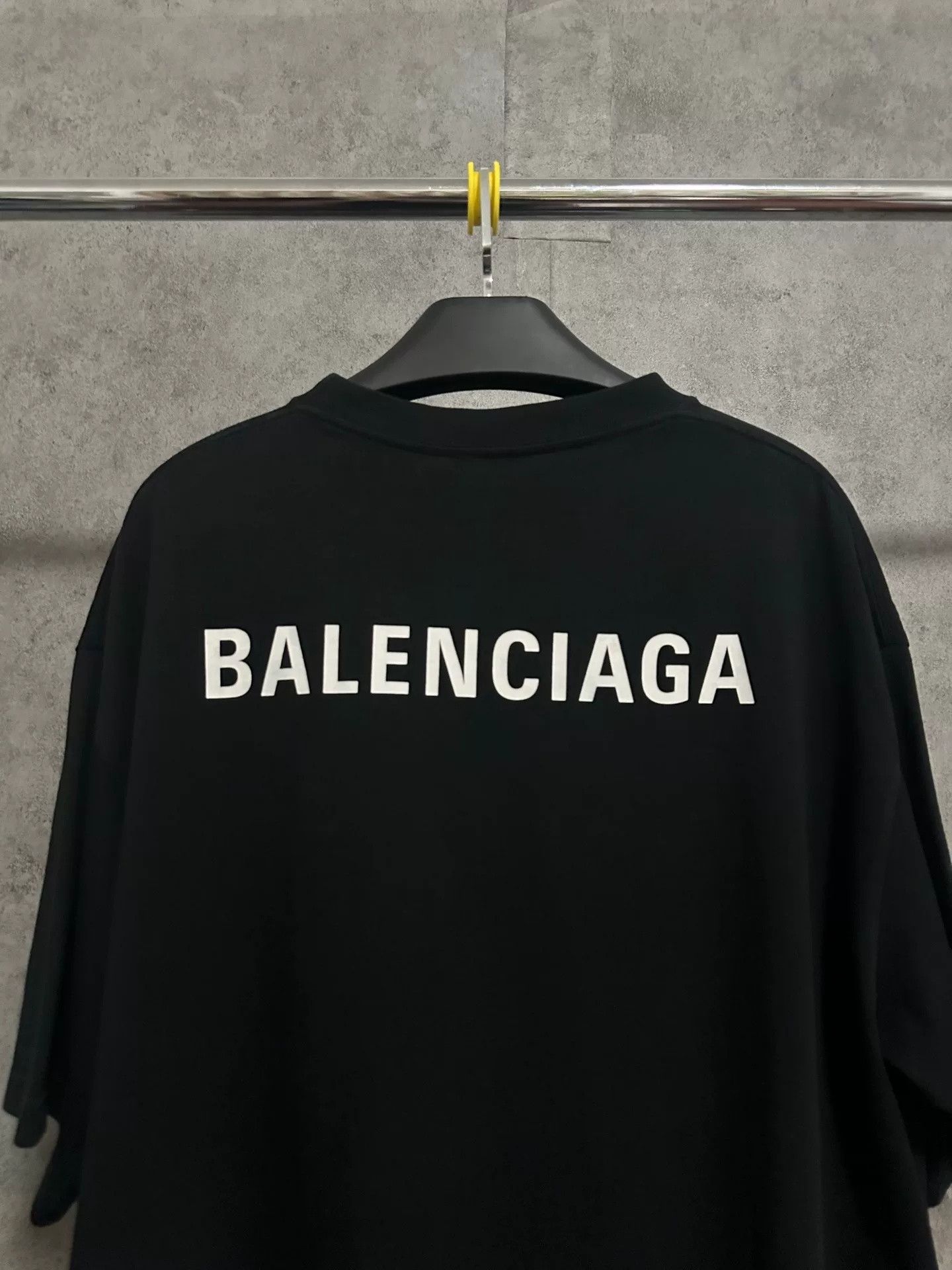 Balenciaga Balenciaga Short-Sleeve Logo Print T-Shirt Size US XL / EU 56 / 4 - 5 Thumbnail