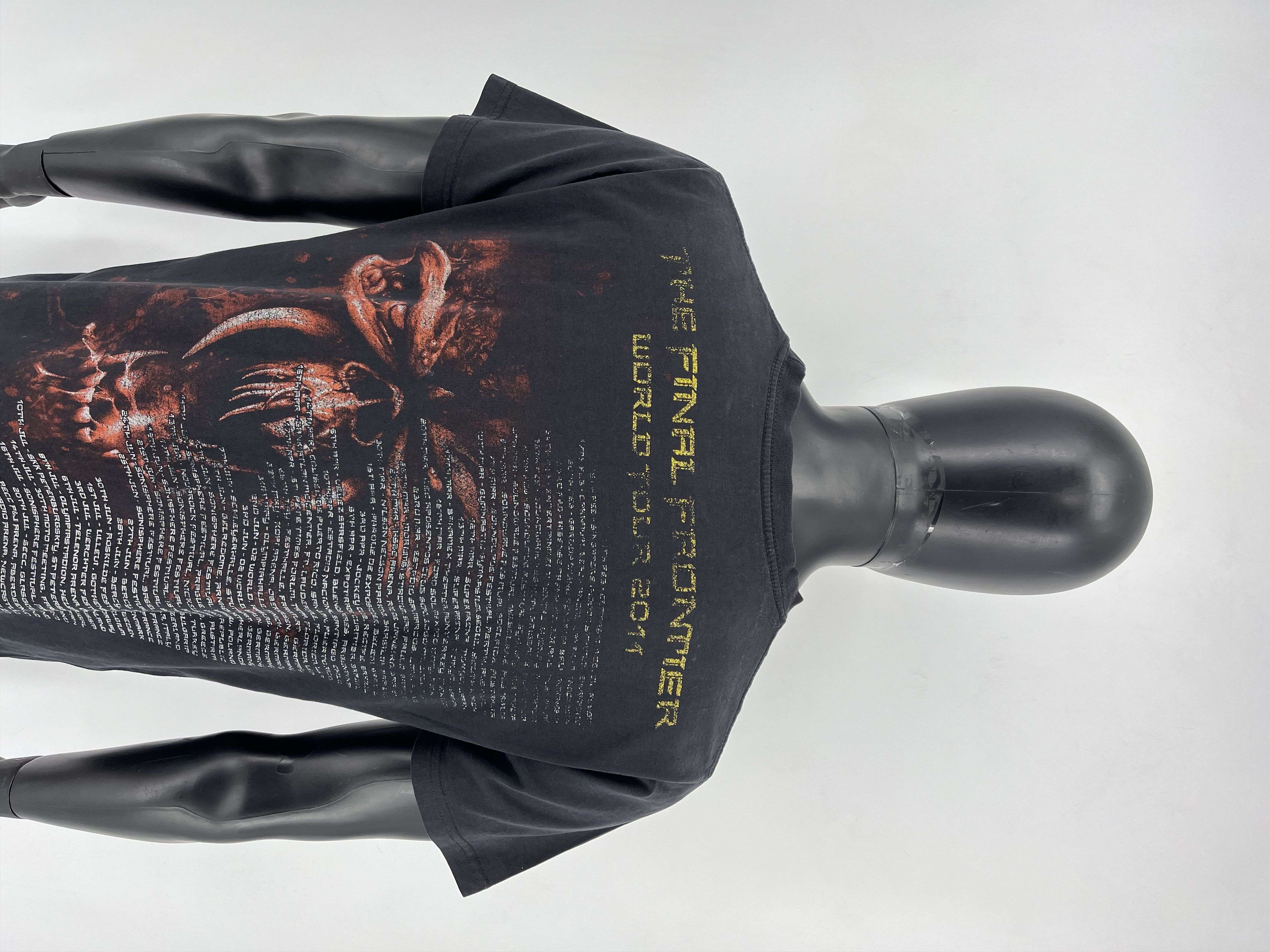 Band Tees Vintage Iron Maiden The Final Frontier 2011 Tour T-Shirt Size US M / EU 48-50 / 2 - 10 Thumbnail