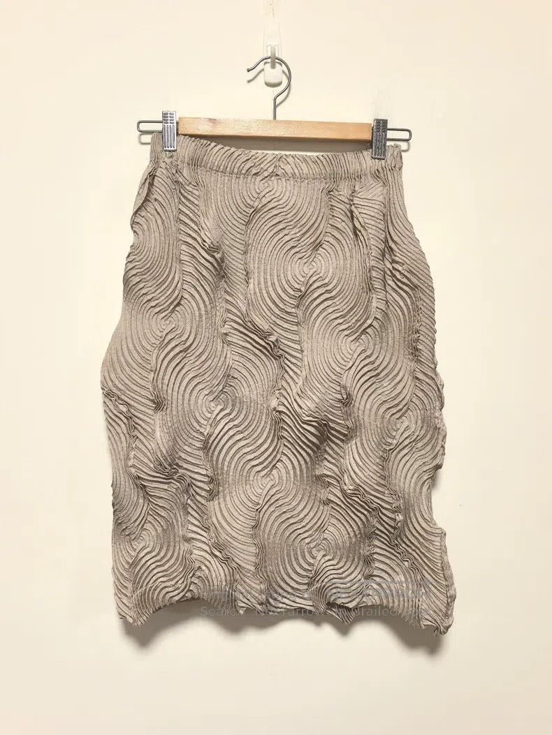 Issey Miyake Issey Miyake Mosquito Coil Midi Skirt Size 25" / US 0 / IT 36 - 1 Thumbnail