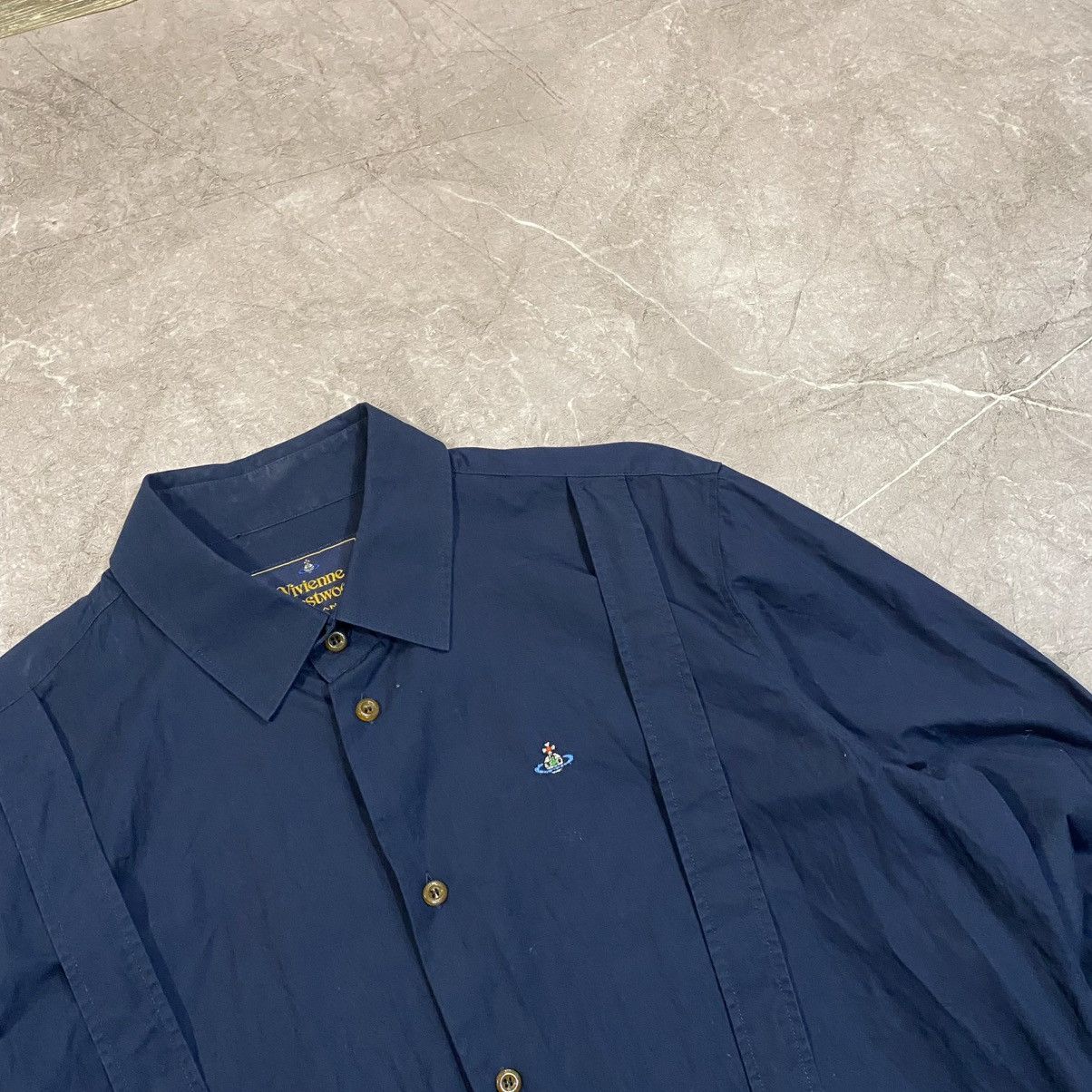 Vivienne Westwood RARE VIVIENNE WESTWOOD SHIRT SMALL LOGO Size US L / EU 52-54 / 3 - 2 Thumbnail