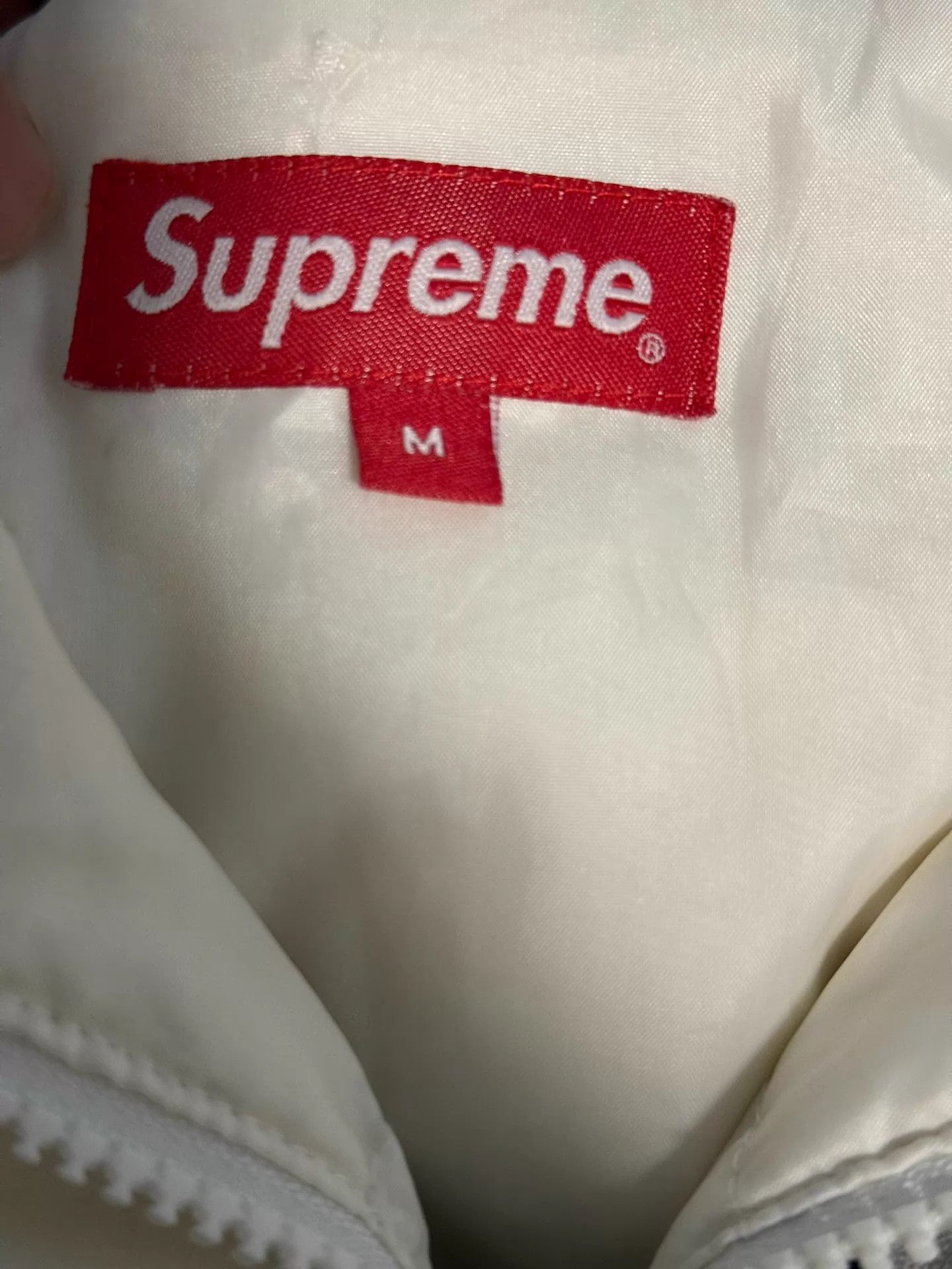Supreme Supreme White Puffer Jacket M Worn 2x Like New Size US M / EU 48-50 / 2 - 4 Thumbnail