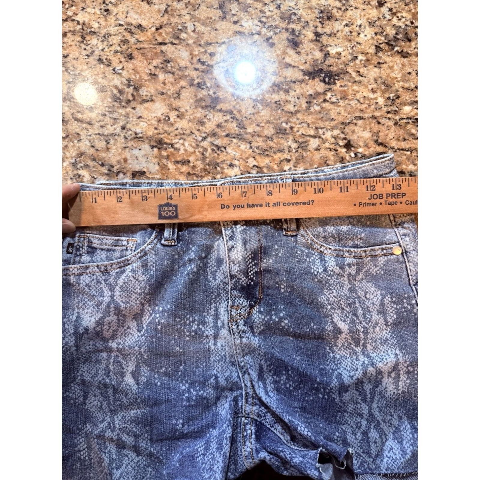 Denime Judy Blue Cut-Off Denim Shorts Women Sz S Mid-Rise Blue Snake Print Stretchy Short Jeans Size 28" / US 6 / IT 42 - 4 Thumbnail