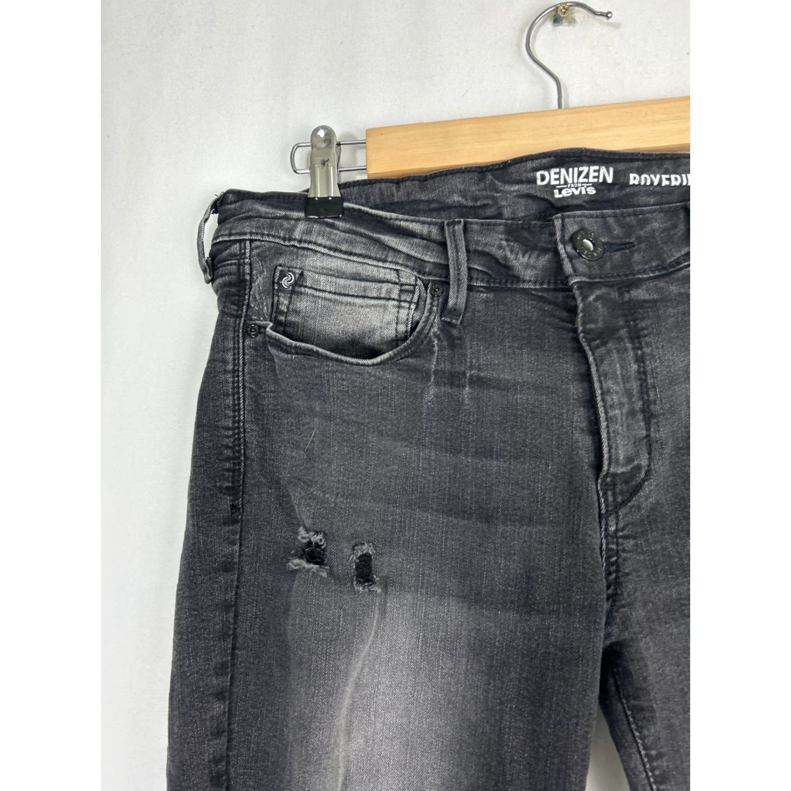 Denizen DENIZEN Women 34 Low Rise Distressed Black Skinny Jeans User: DENIZEN Women 34 Low Rise Distressed Black Skinny Jeans Size 24" / US 00 / IT 34 - 4 Thumbnail