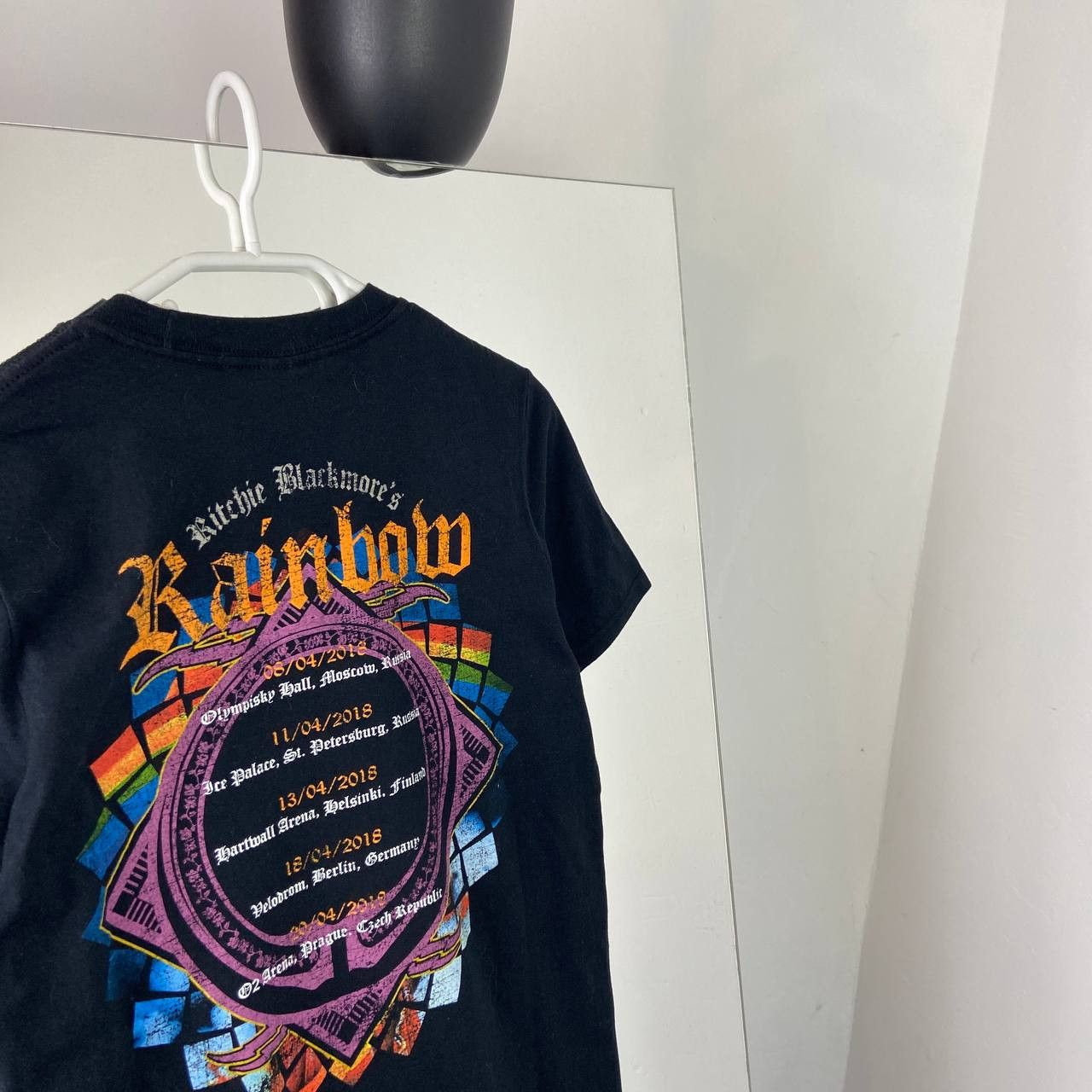 Band Tees Rainbow Vintage Rock Band Tour 2009 T-Shirt Size US S / EU 44-46 / 1 - 6 Thumbnail