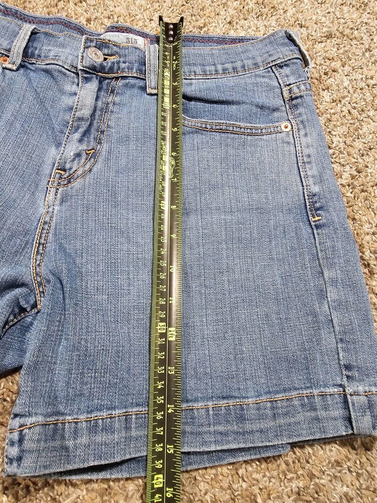 Levi's LEVI'S 515 Bermuda Womens Short size 10 Light Wash Denim Size 32" / US 10 / IT 46 - 10 Thumbnail