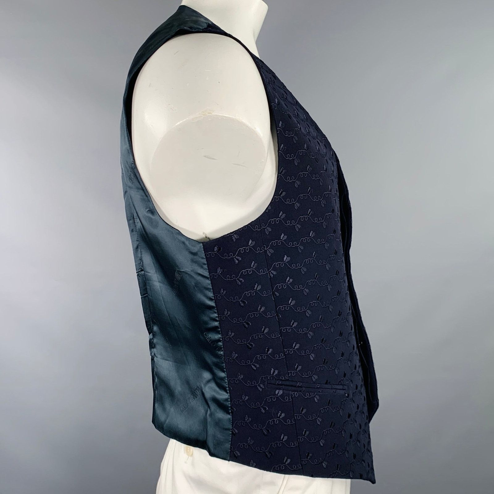 Carlo Pignatelli CARLO PIGNATELLI Size 44 Navy Embroidery Acetate Wool Vest Size US L / EU 52-54 / 3 - 3 Thumbnail