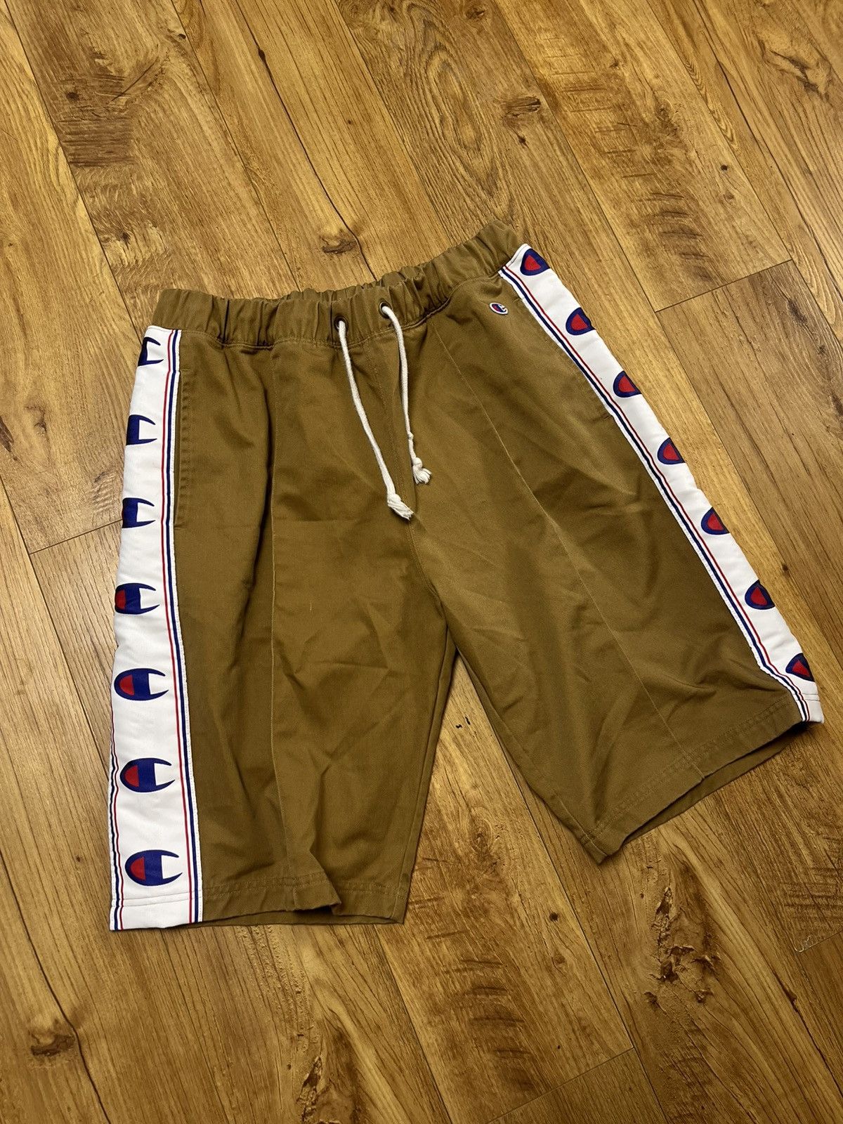 Champion Champion Bermuda Straight Shorts Size US 34 / EU 50 - 1 Thumbnail